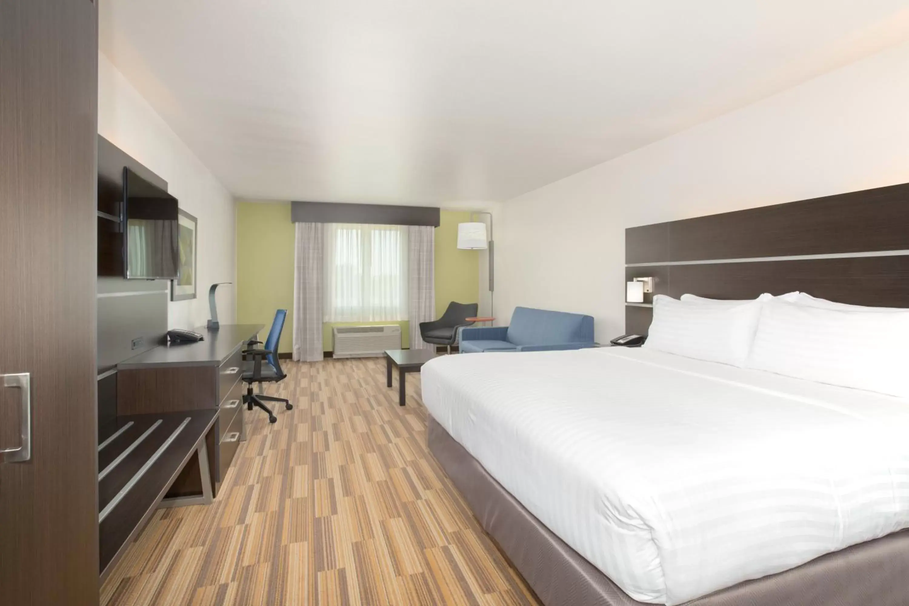 Photo of the whole room in Holiday Inn Express & Suites Lincoln I - 80, an IHG Hotel