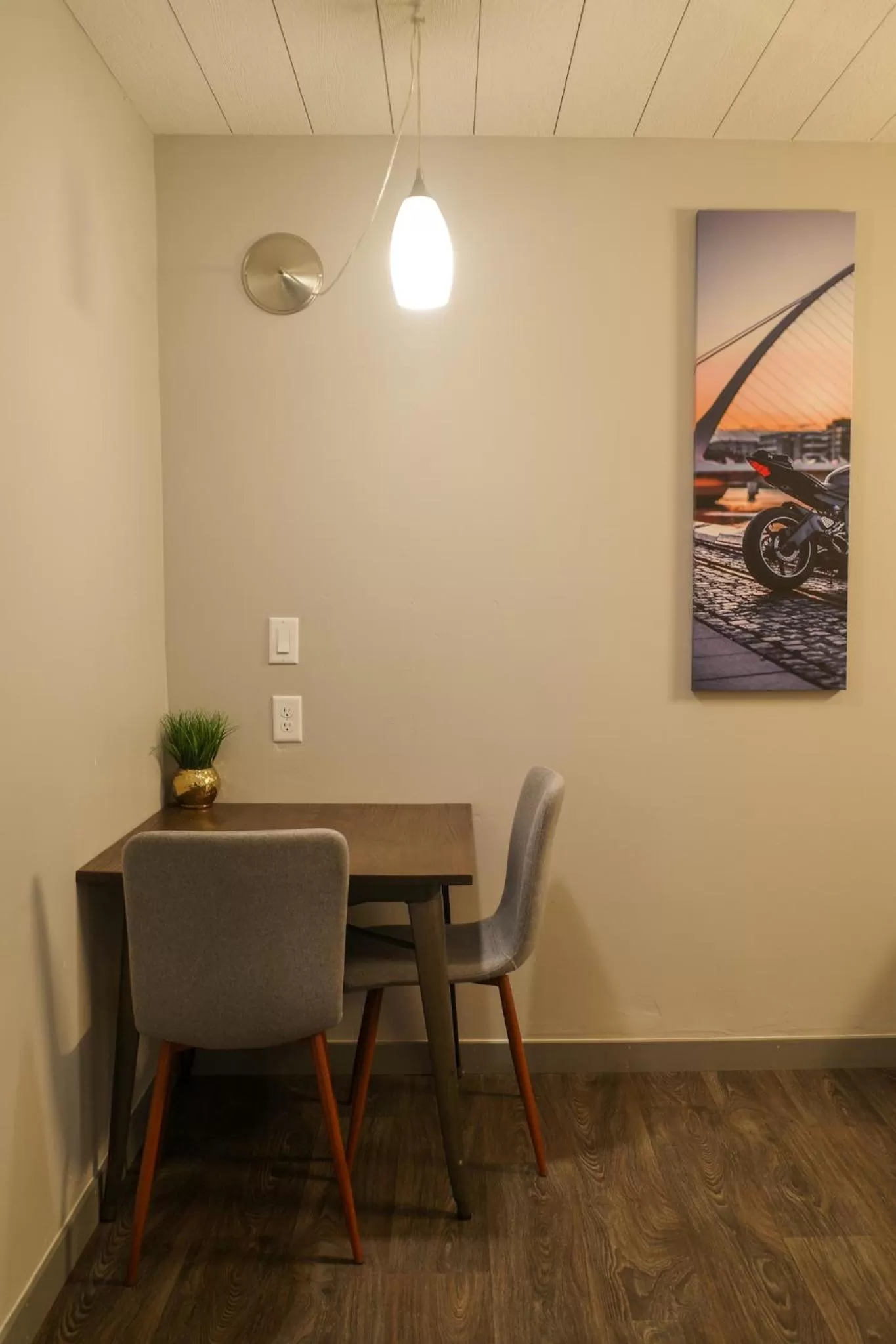 Americana Modern Hotel