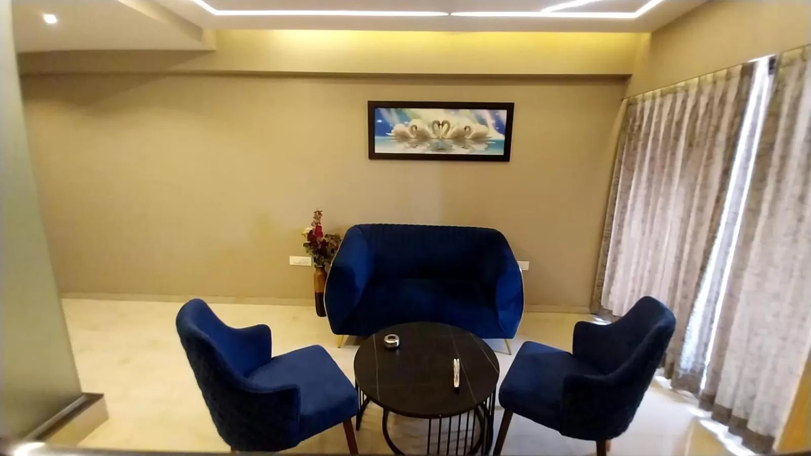 Living room in Hotel Merakee - Near Dahisar Mira Road Mumbai