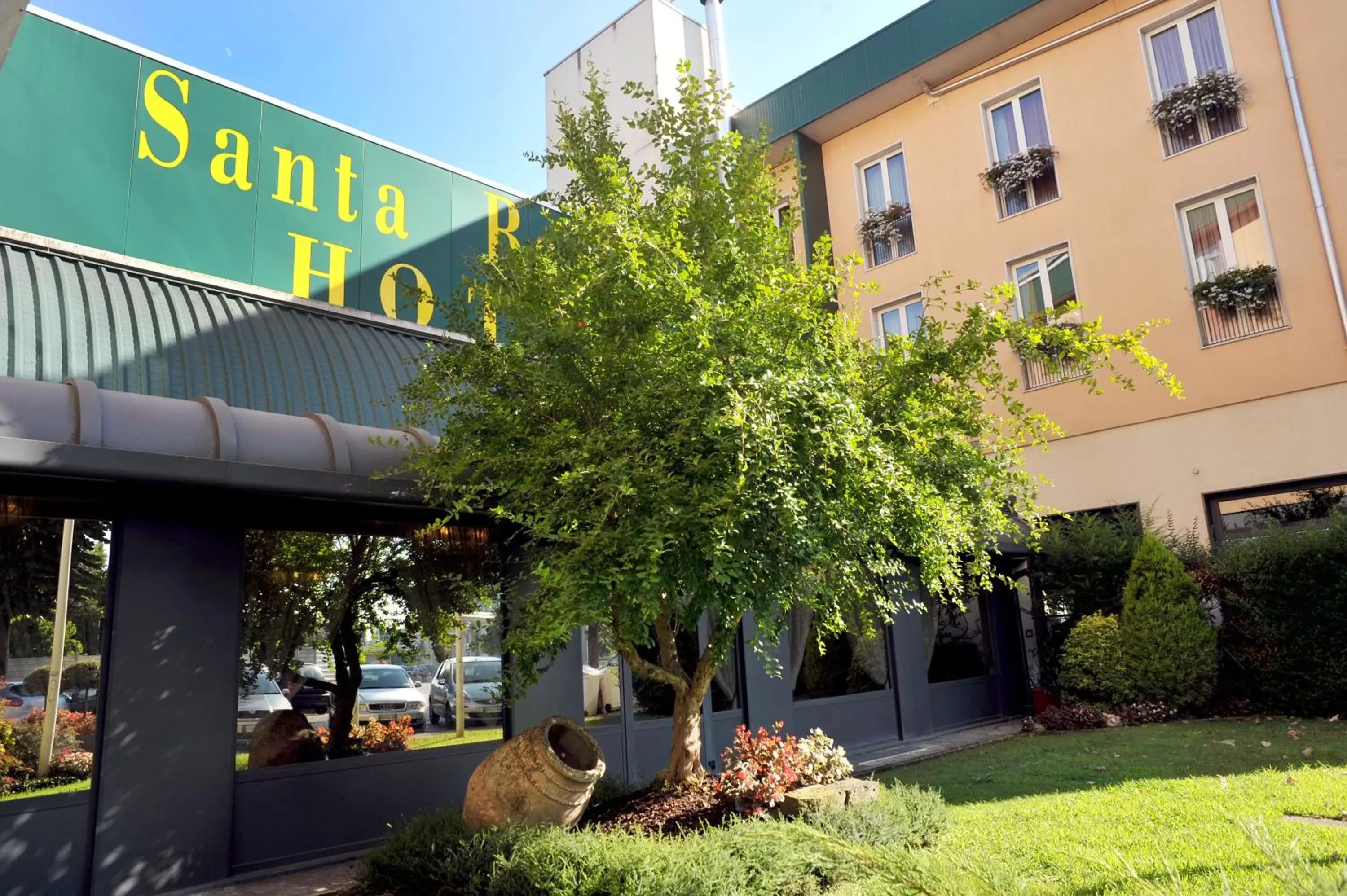 Facade/entrance, Property Building in Santa Barbara Hotel