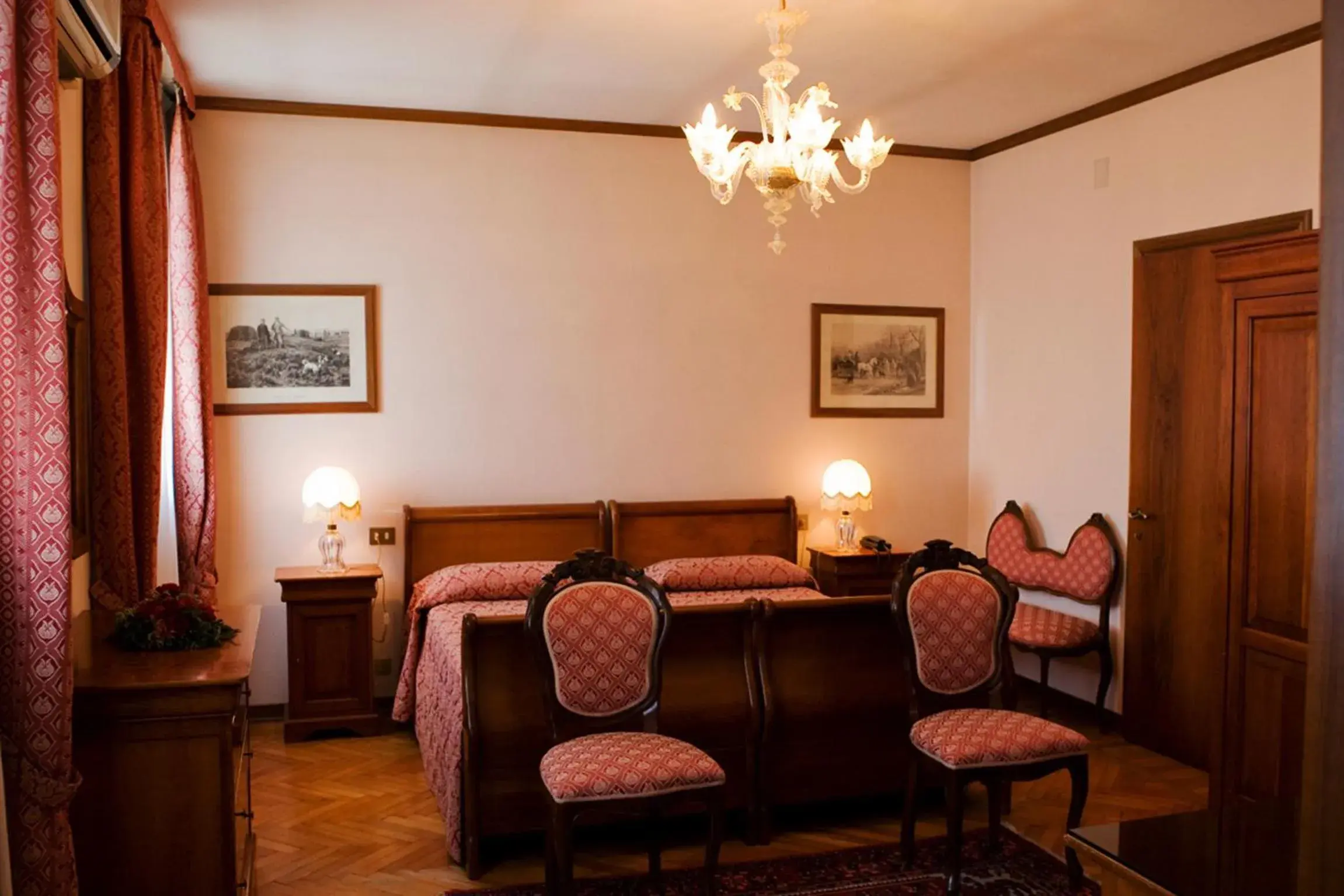 Bedroom, Seating Area in Park Hotel Villa Giustinian