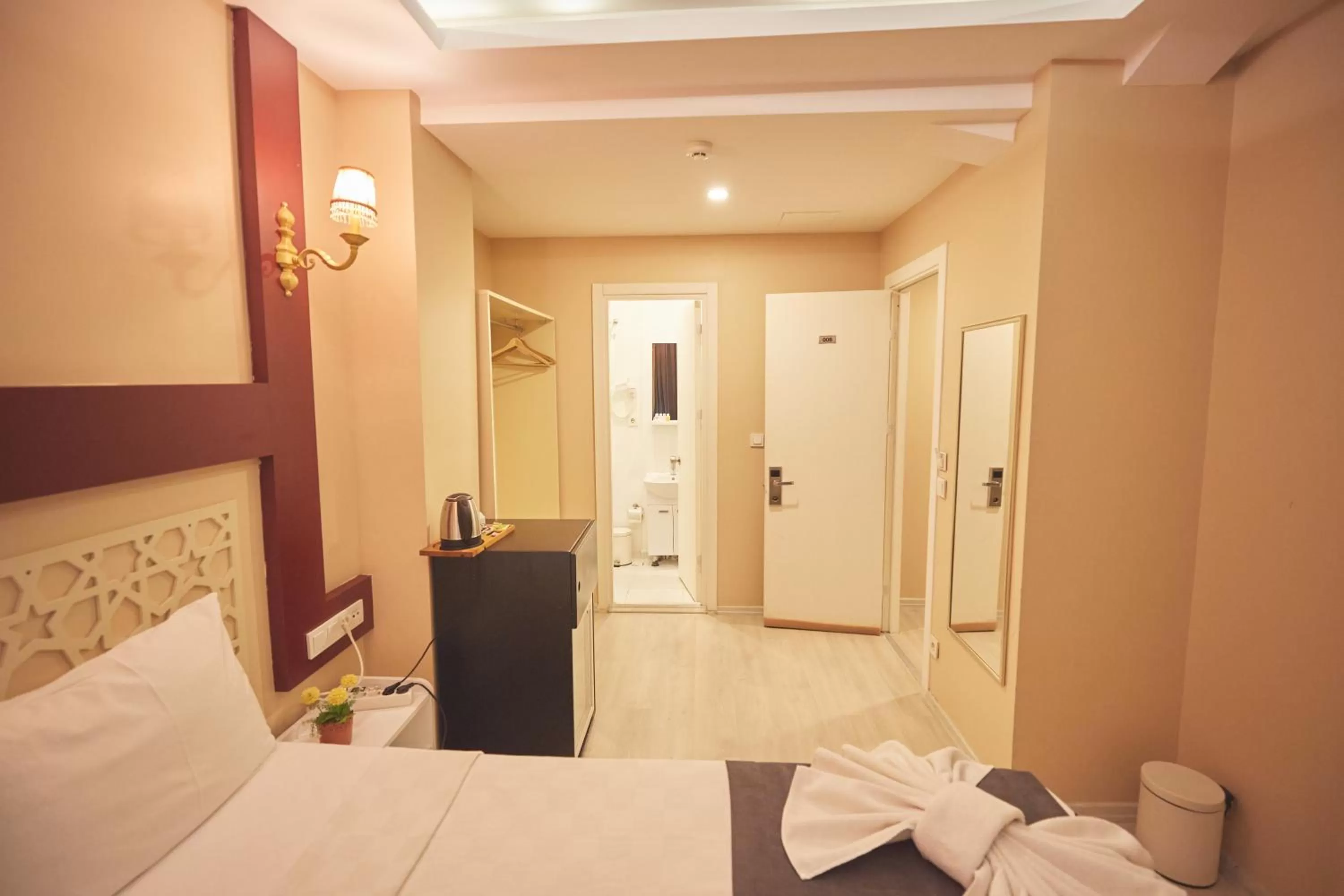 Coffee/tea facilities, Bed in Albatros Hagia Sophia Hotel