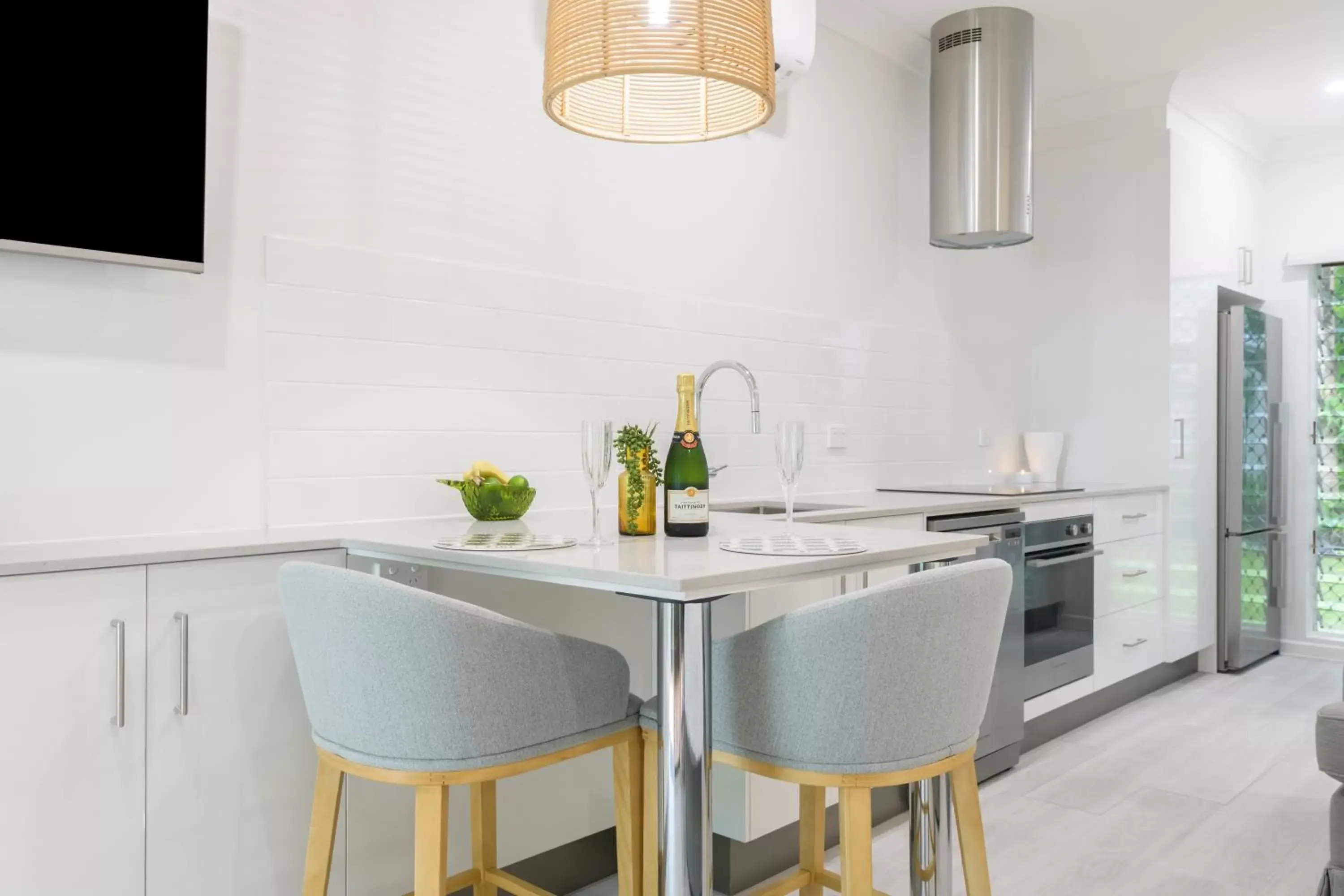 Dining area, Kitchen/Kitchenette in Garrick House