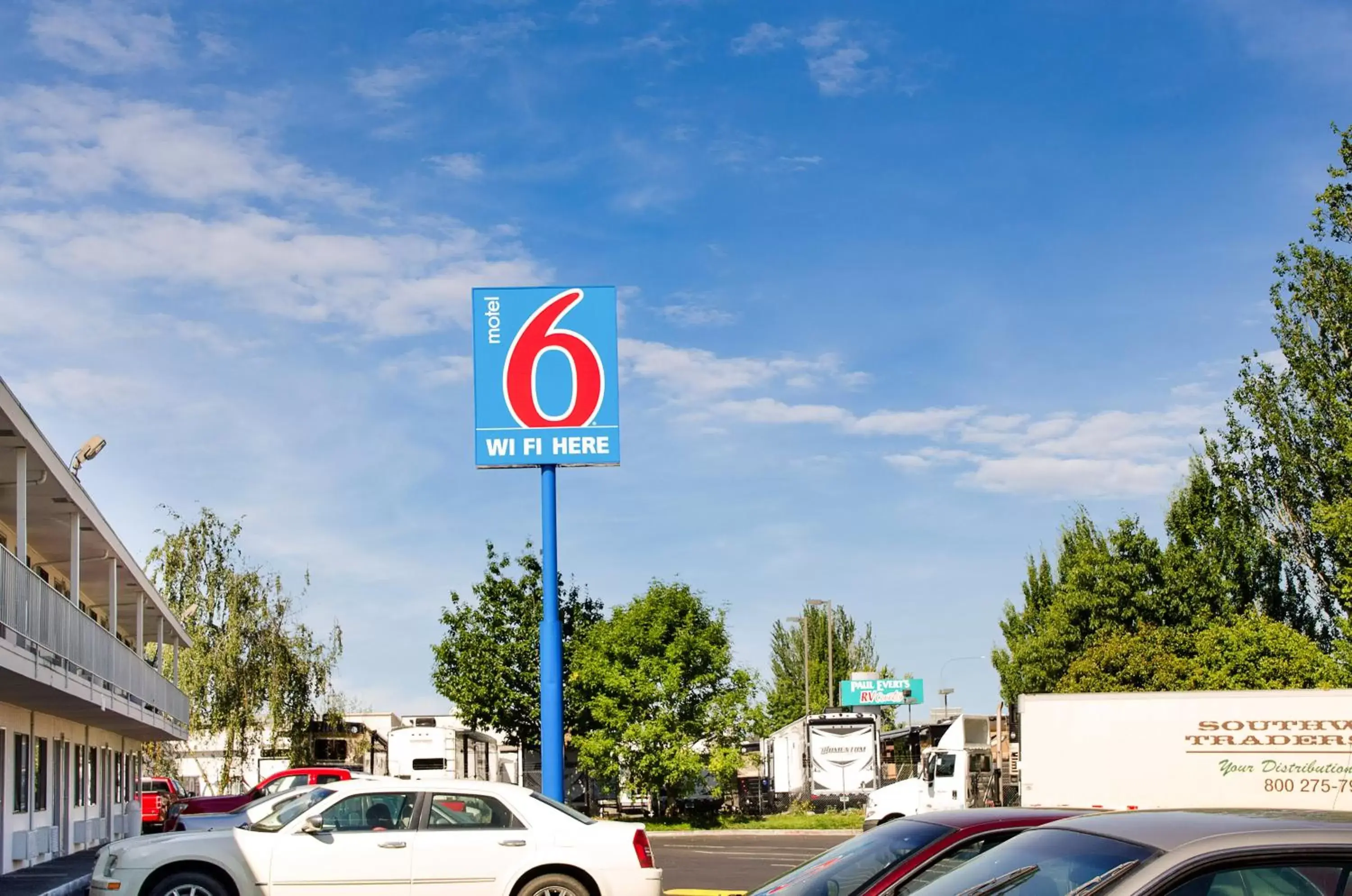 Facade/entrance, Property Logo/Sign in Motel 6-Tacoma, WA - Fife