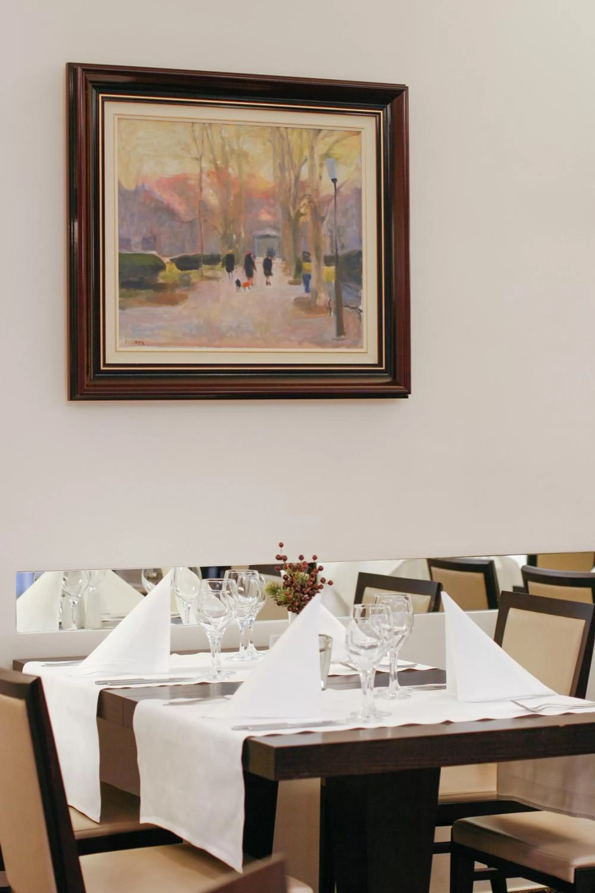 Restaurant/places to eat in Hotel Aristos