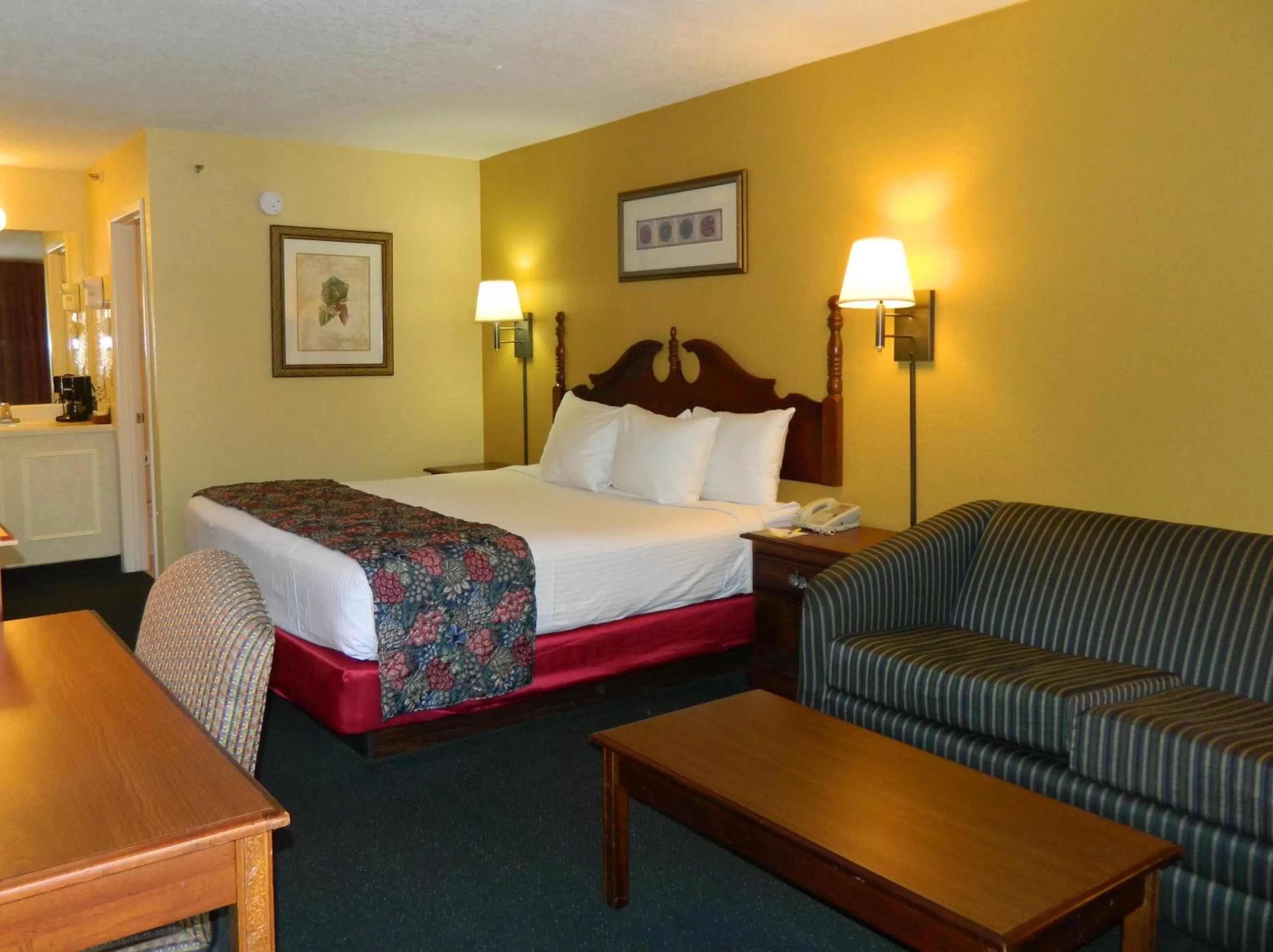 Bedroom in Days Inn by Wyndham Hoover Birmingham