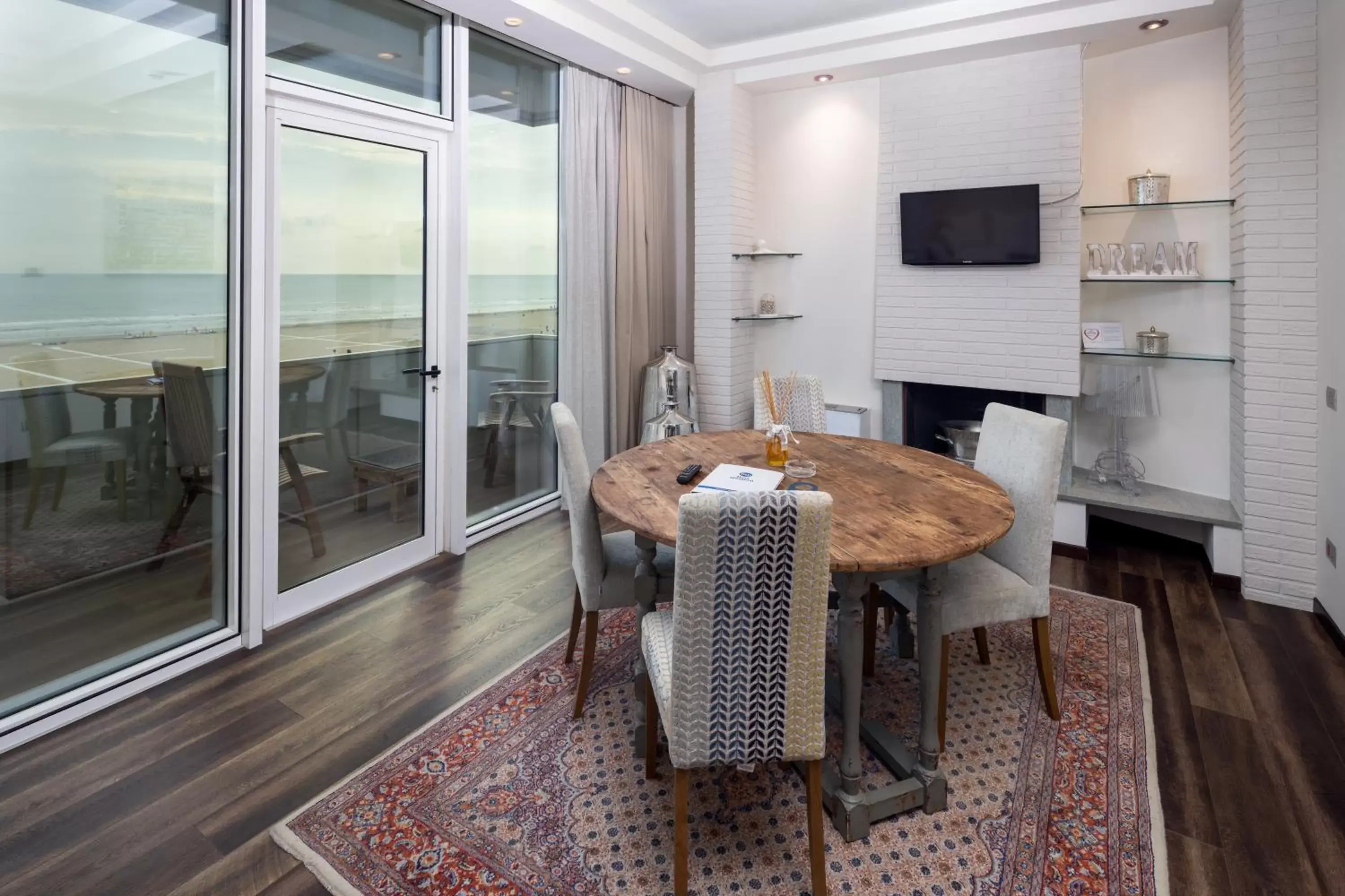 Dining Area in Best Western Maison B Hotel