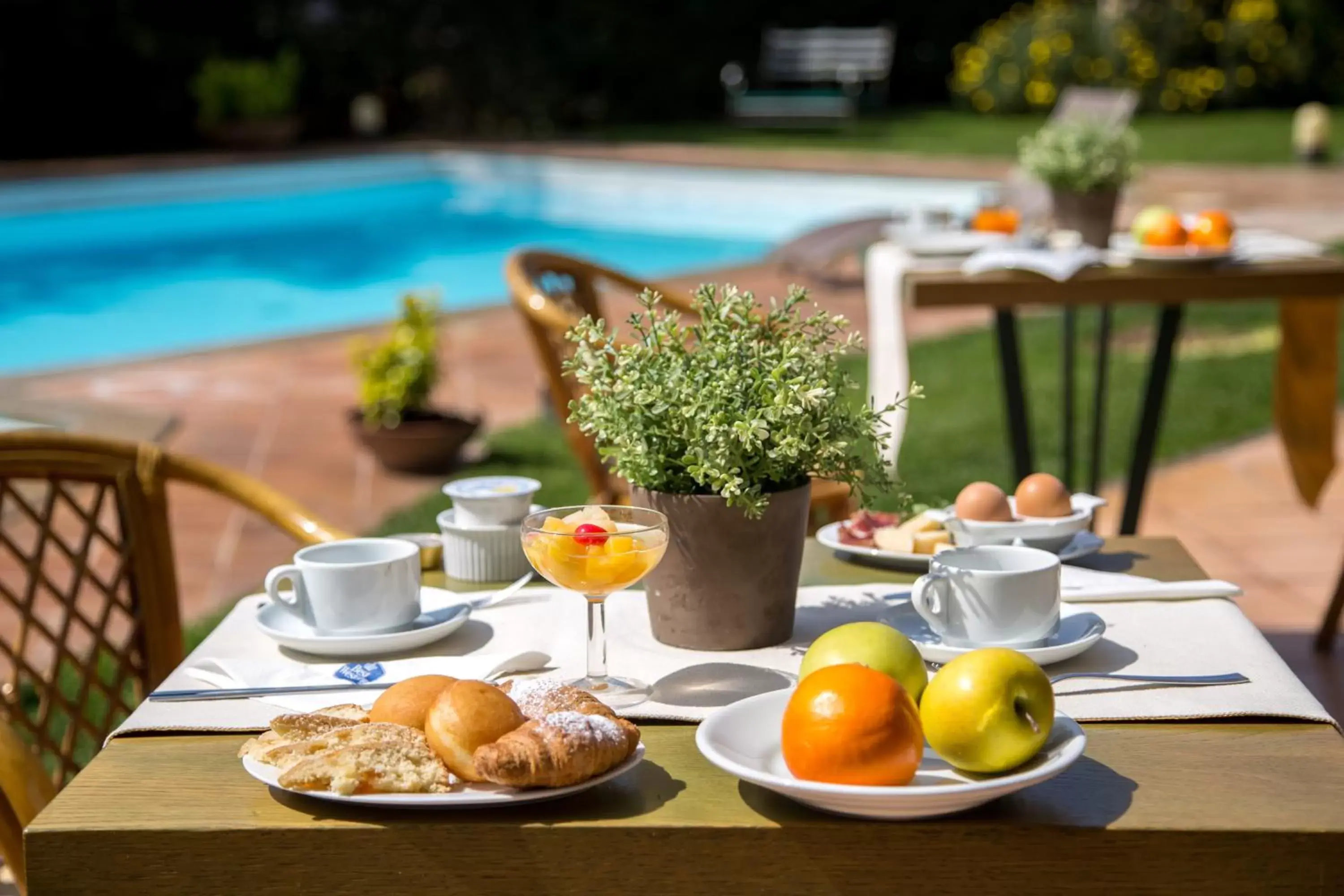 Food, Swimming Pool in Best Western Park Hotel Roma Nord