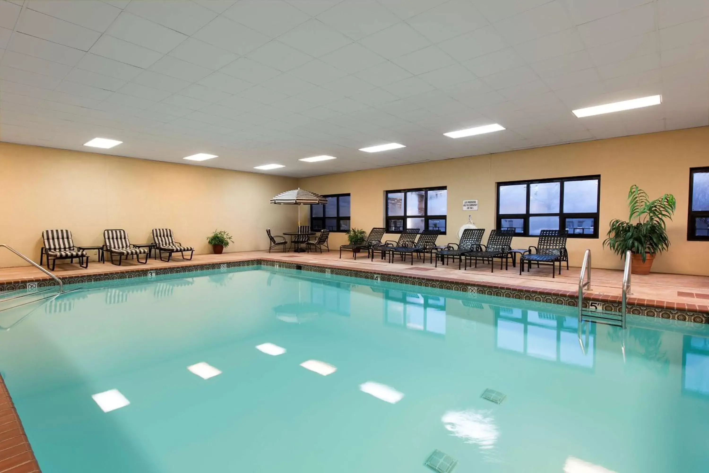 Pool view, Swimming Pool in Hampton Inn Seymour