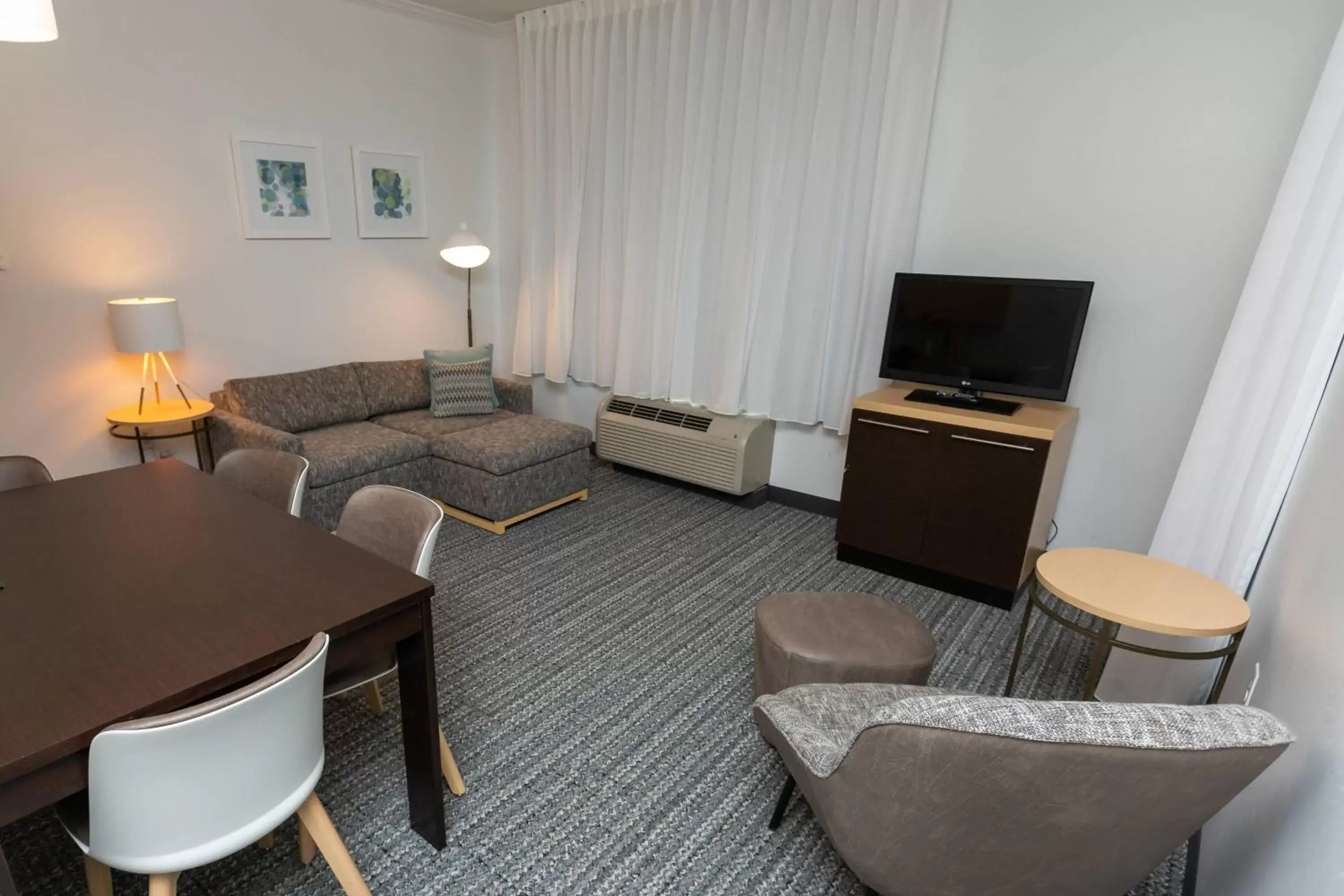 Living room, Seating Area in TownePlace Suites by Marriott Bowling Green