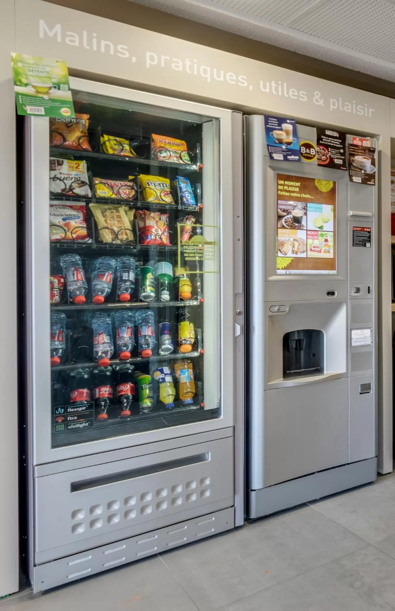 Food and drinks in B&B HOTEL Tours Nord 2 La petite Arche