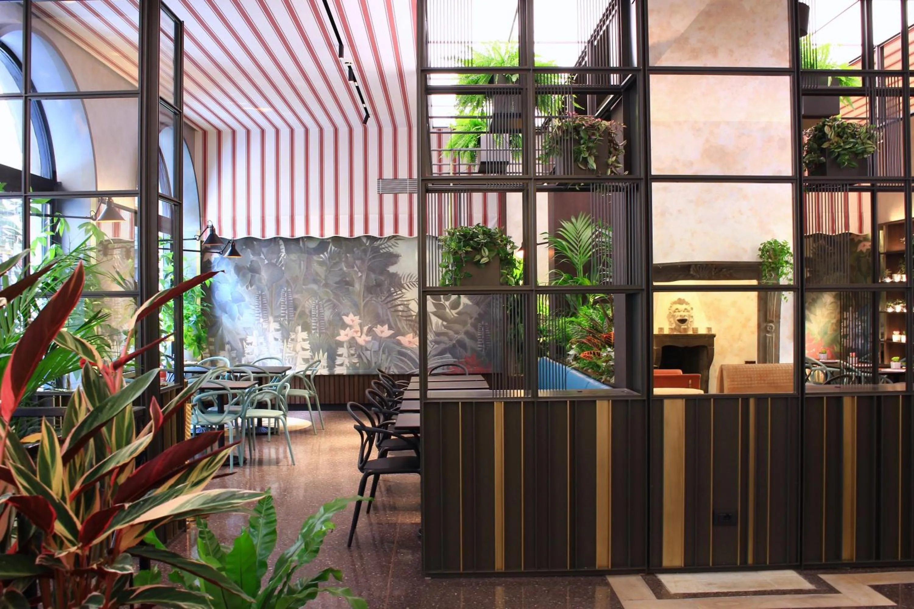 Restaurant/places to eat in Hotel Sanpi Milano