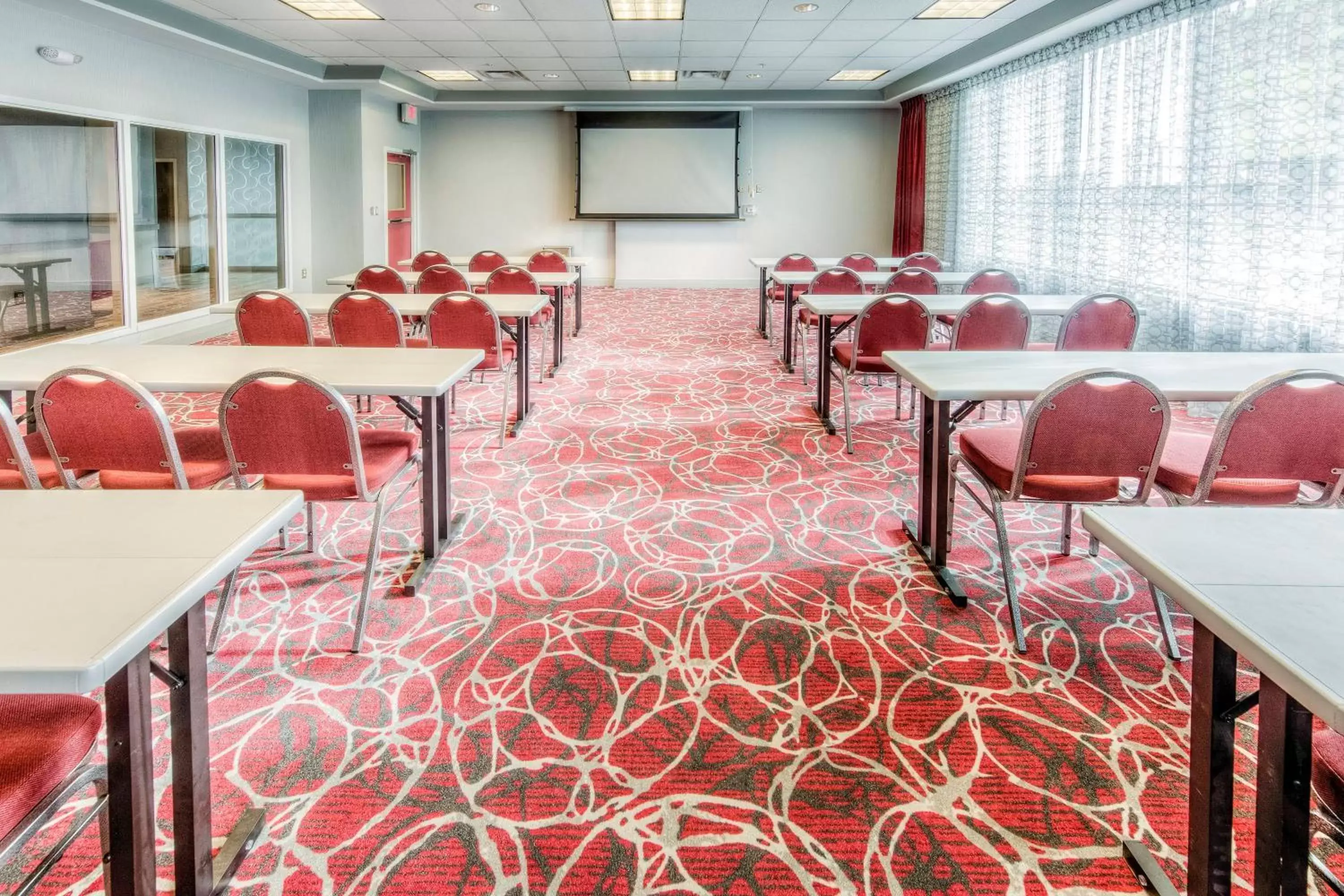 Meeting/conference room in Staybridge Suites - University Area OSU, an IHG Hotel