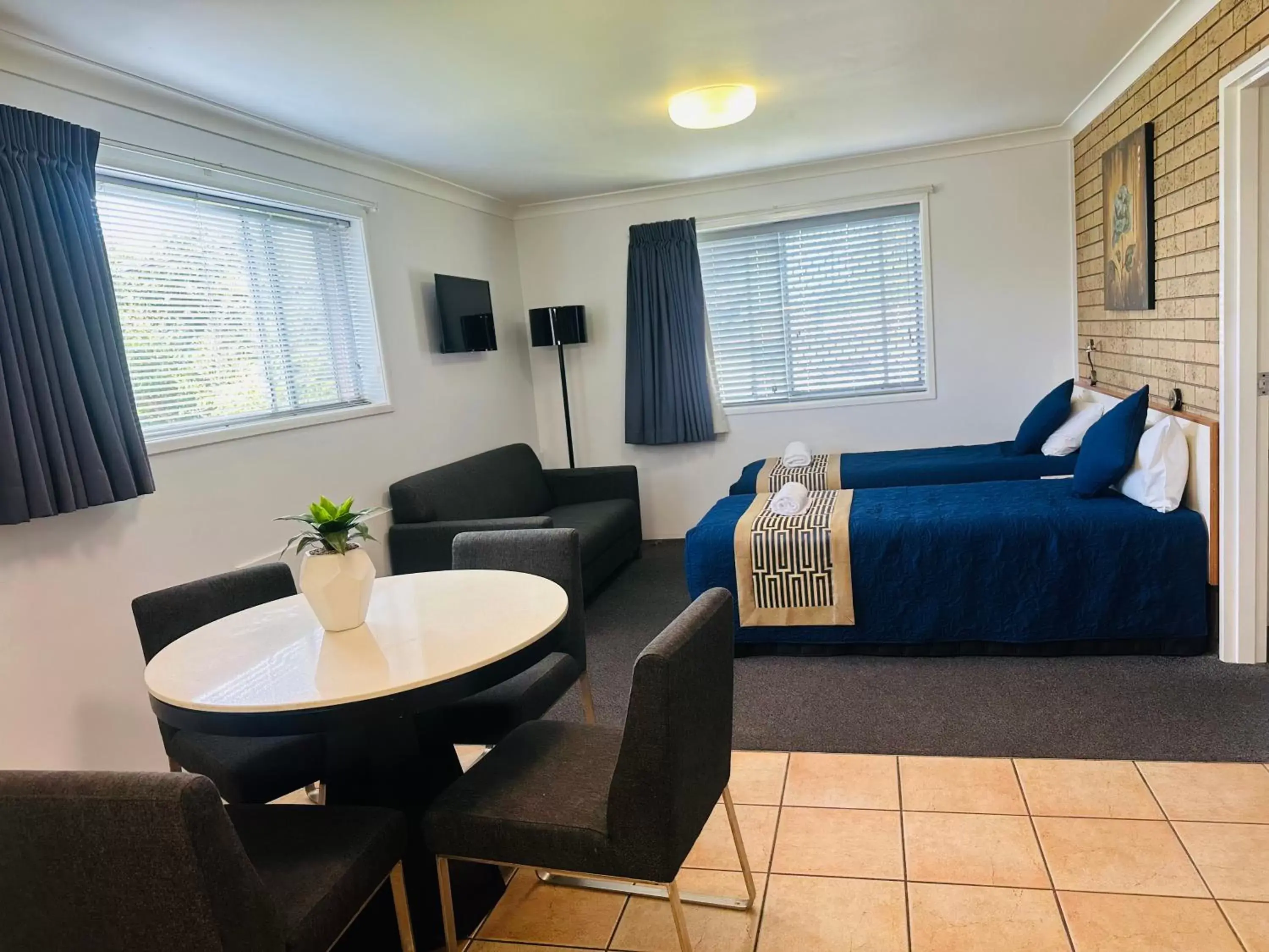 Living room in Leichhardt Motor Inn