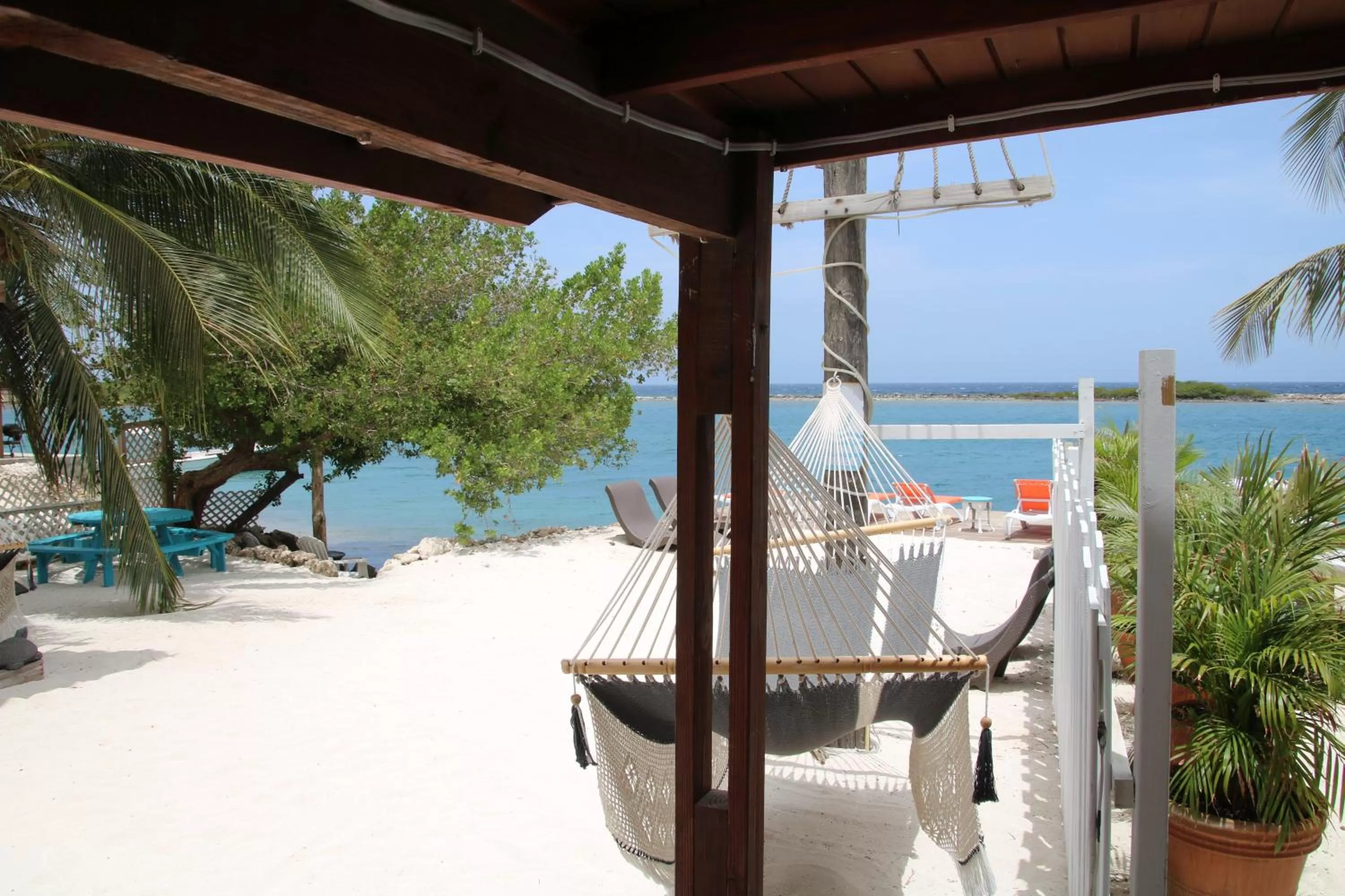 Beach in Coral Reef Beach