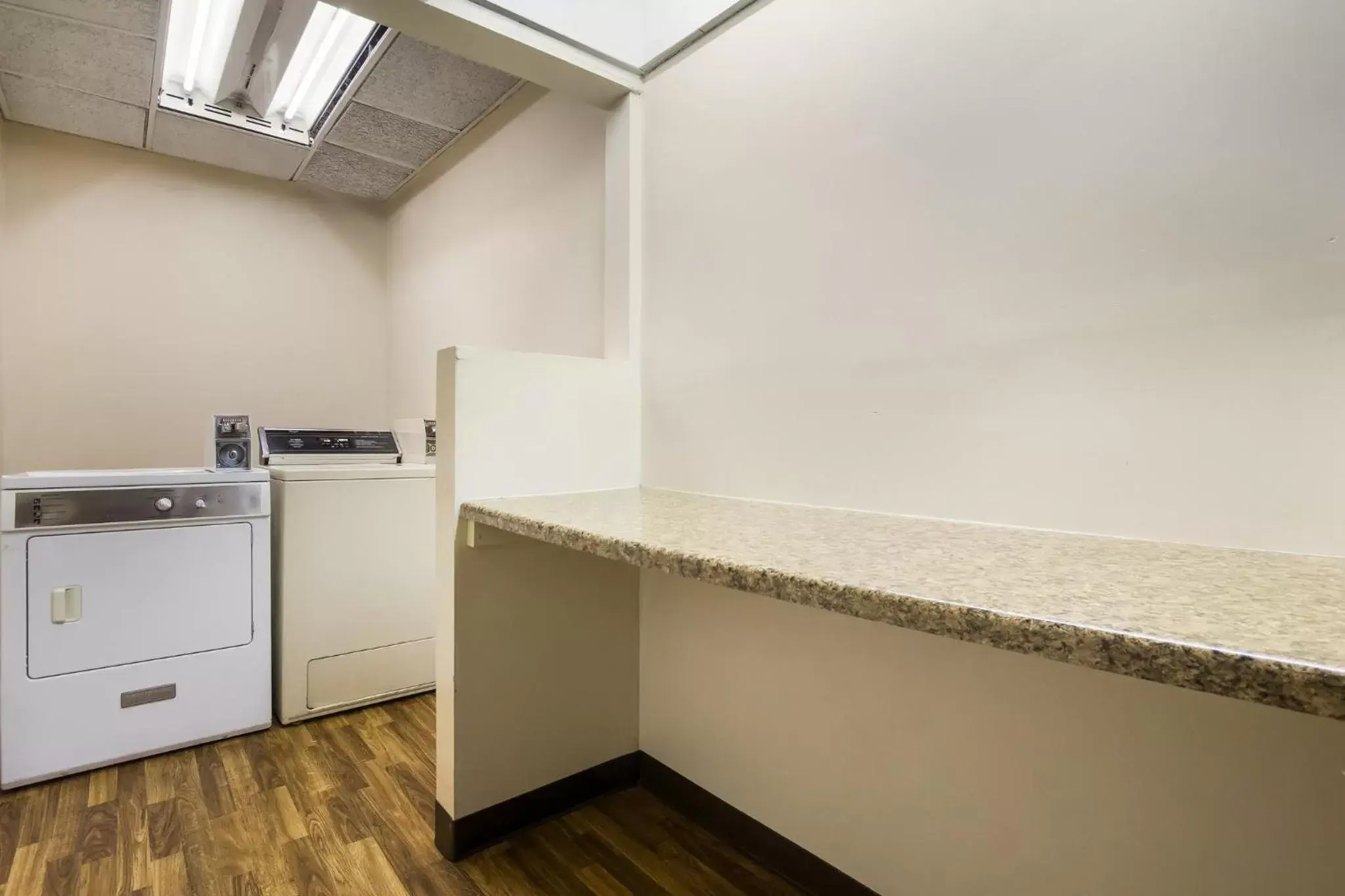 Other, Kitchen/Kitchenette in Red Roof Inn Lexington - Winchester