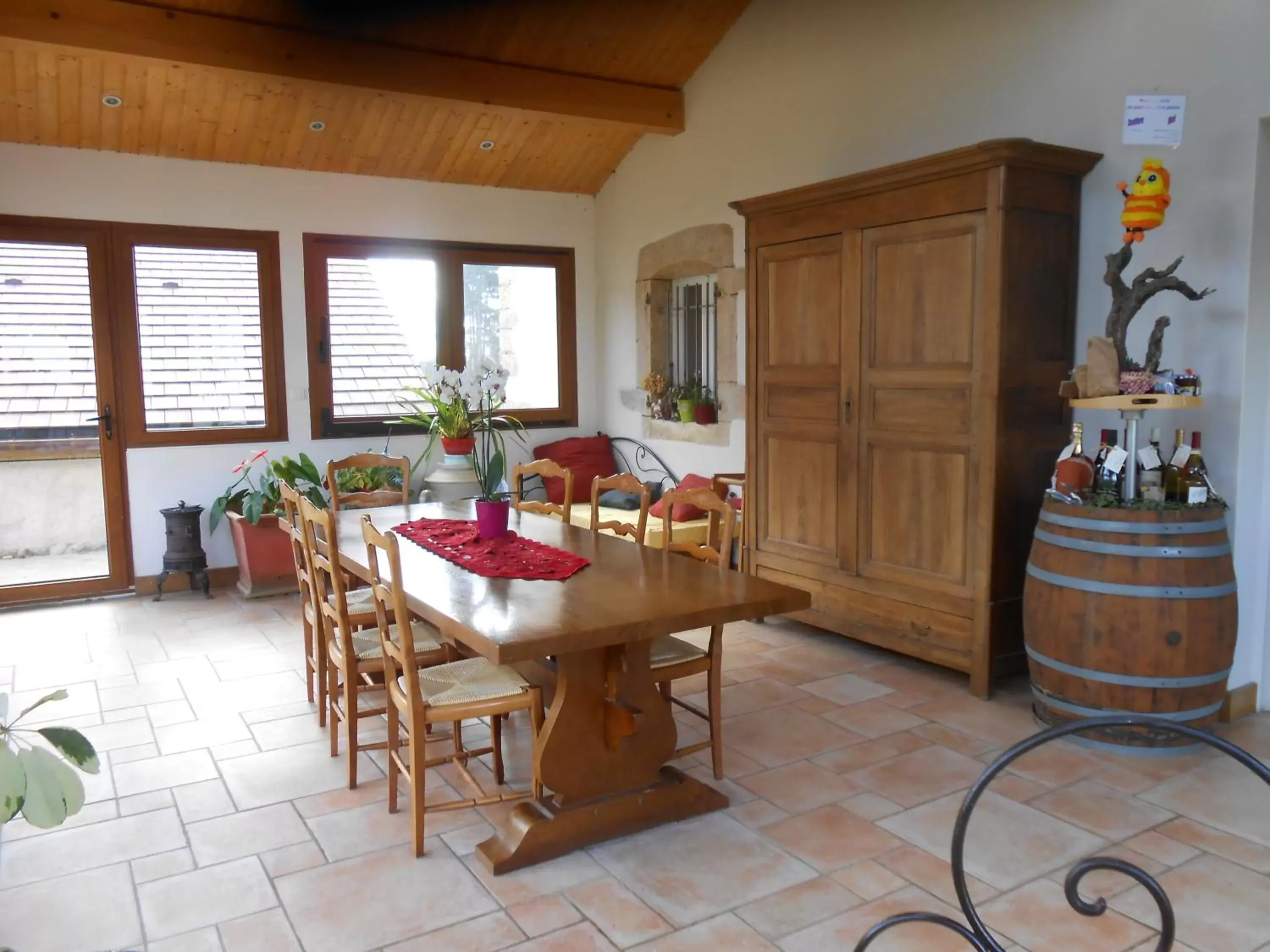 Restaurant/places to eat, Dining Area in La Ferme De Montard