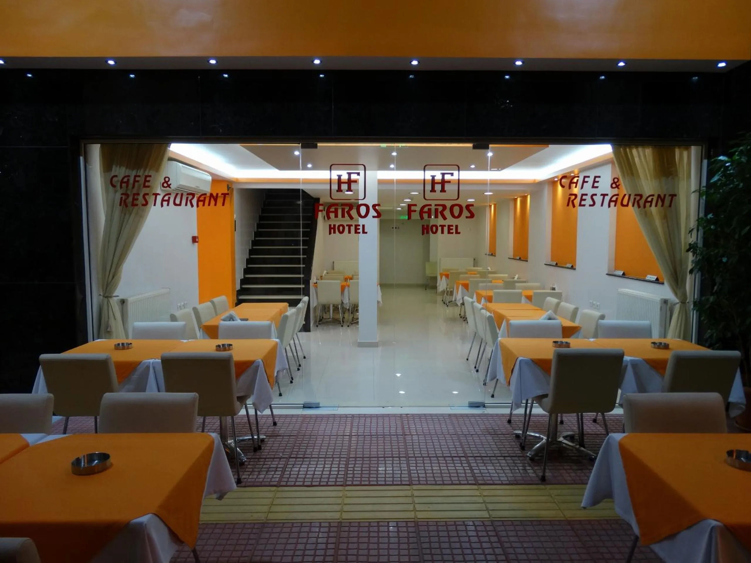 Restaurant/places to eat in Faros I