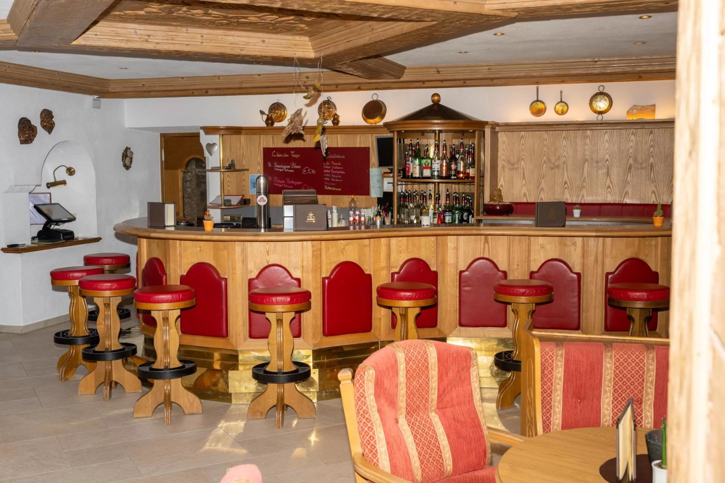 Lounge or bar in Hotel Schwarzer Adler