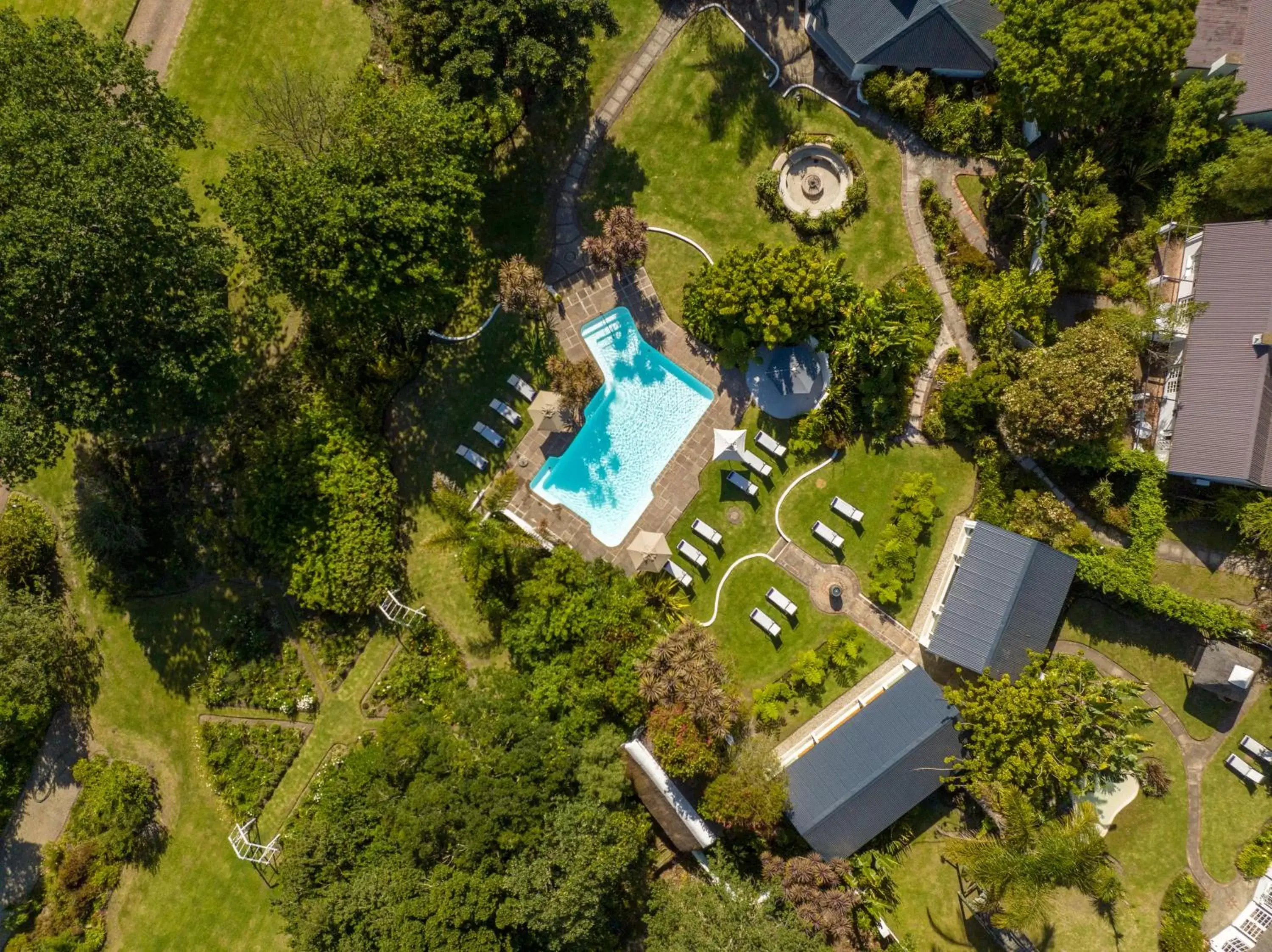 Property building, Bird's-eye View in Hunter's Country House