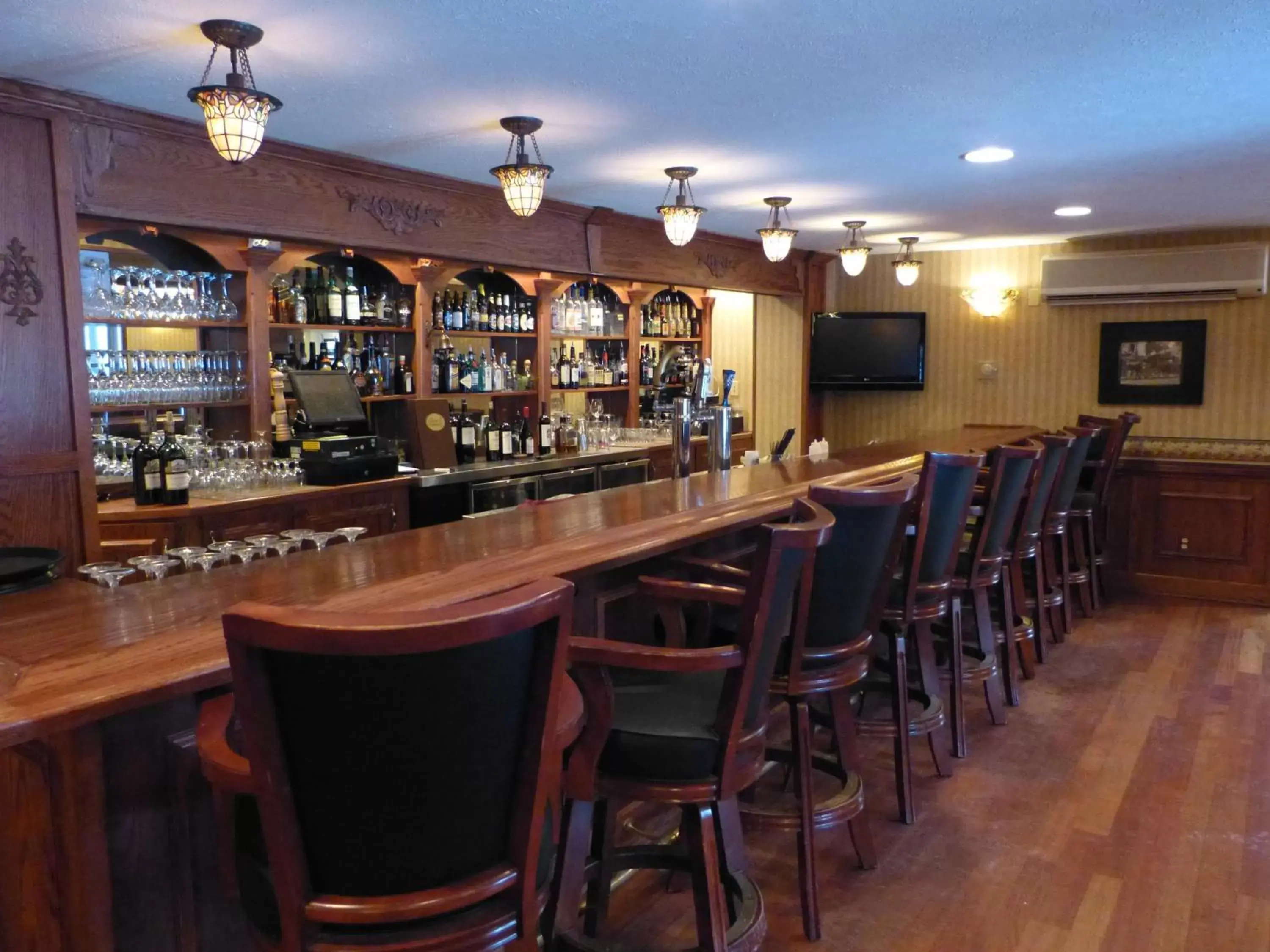 Restaurant/places to eat, Lounge/Bar in Woodfield Manor - A Sundance Vacations Property