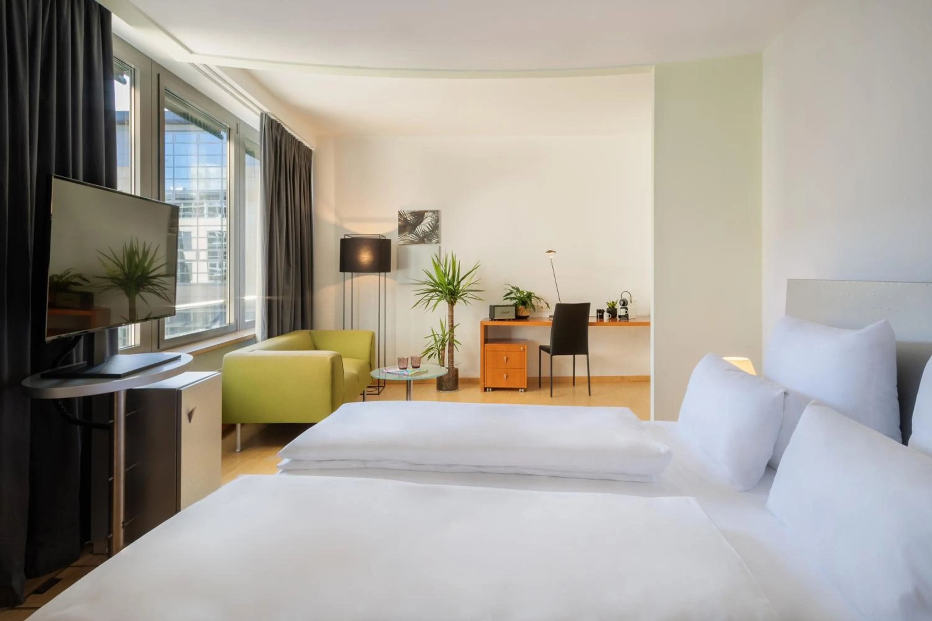 Bed in FOUR Munich Neue Messe