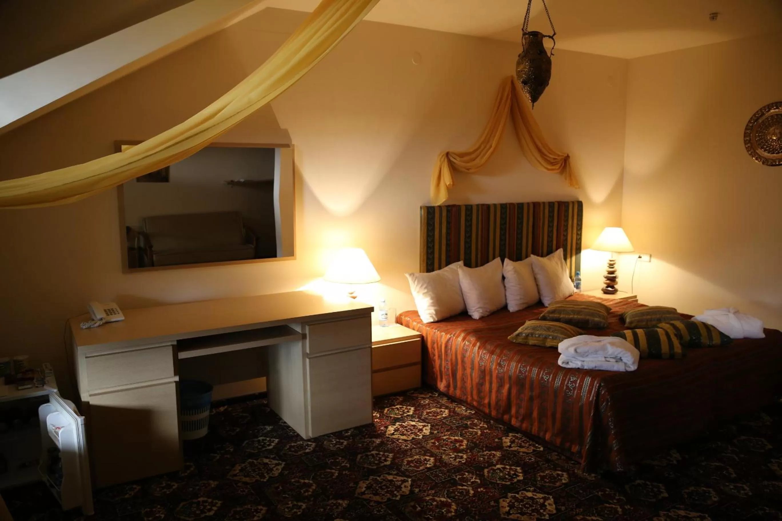 Decorative detail, Bed in Oscar