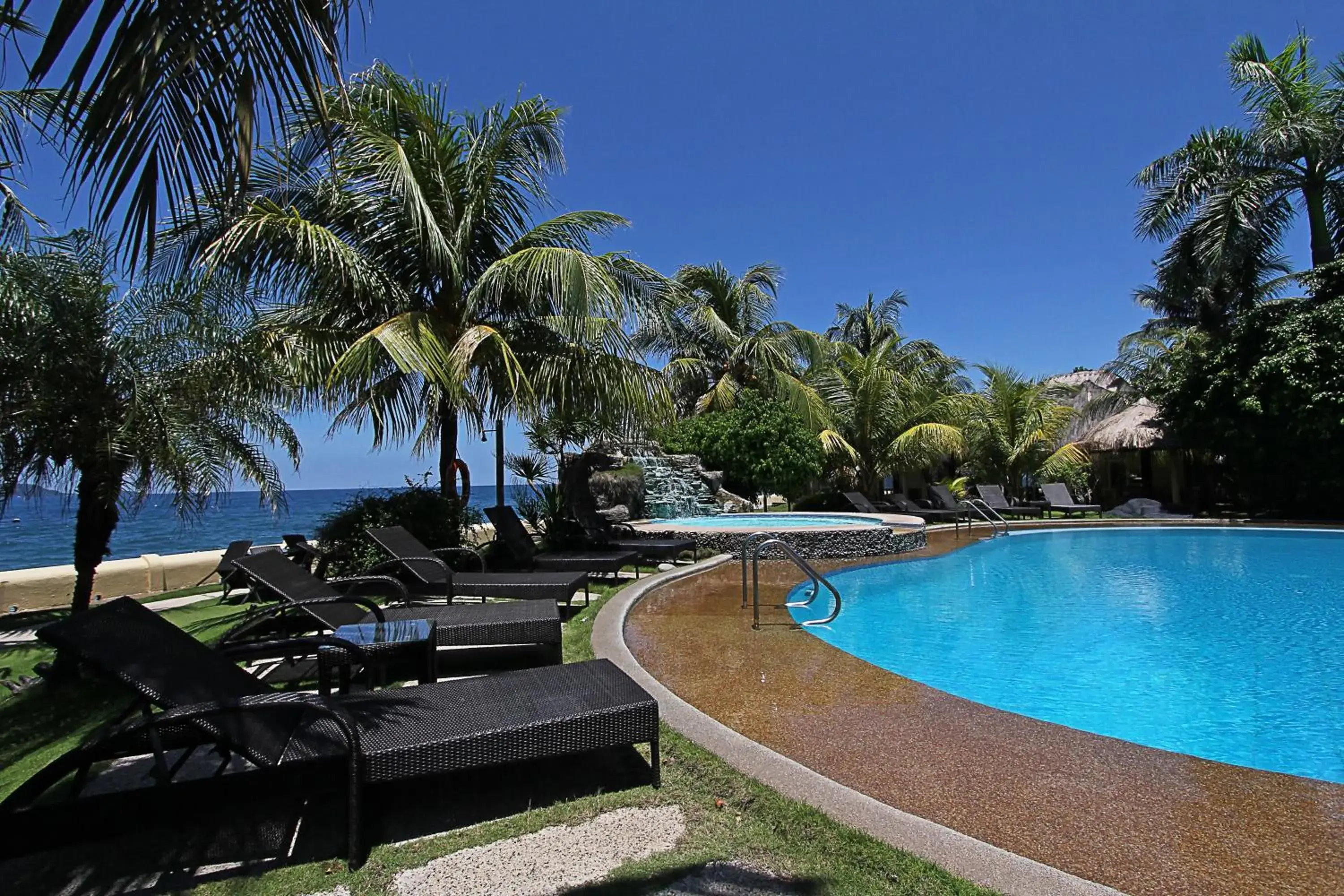 Garden, Swimming Pool in Thalatta Resort