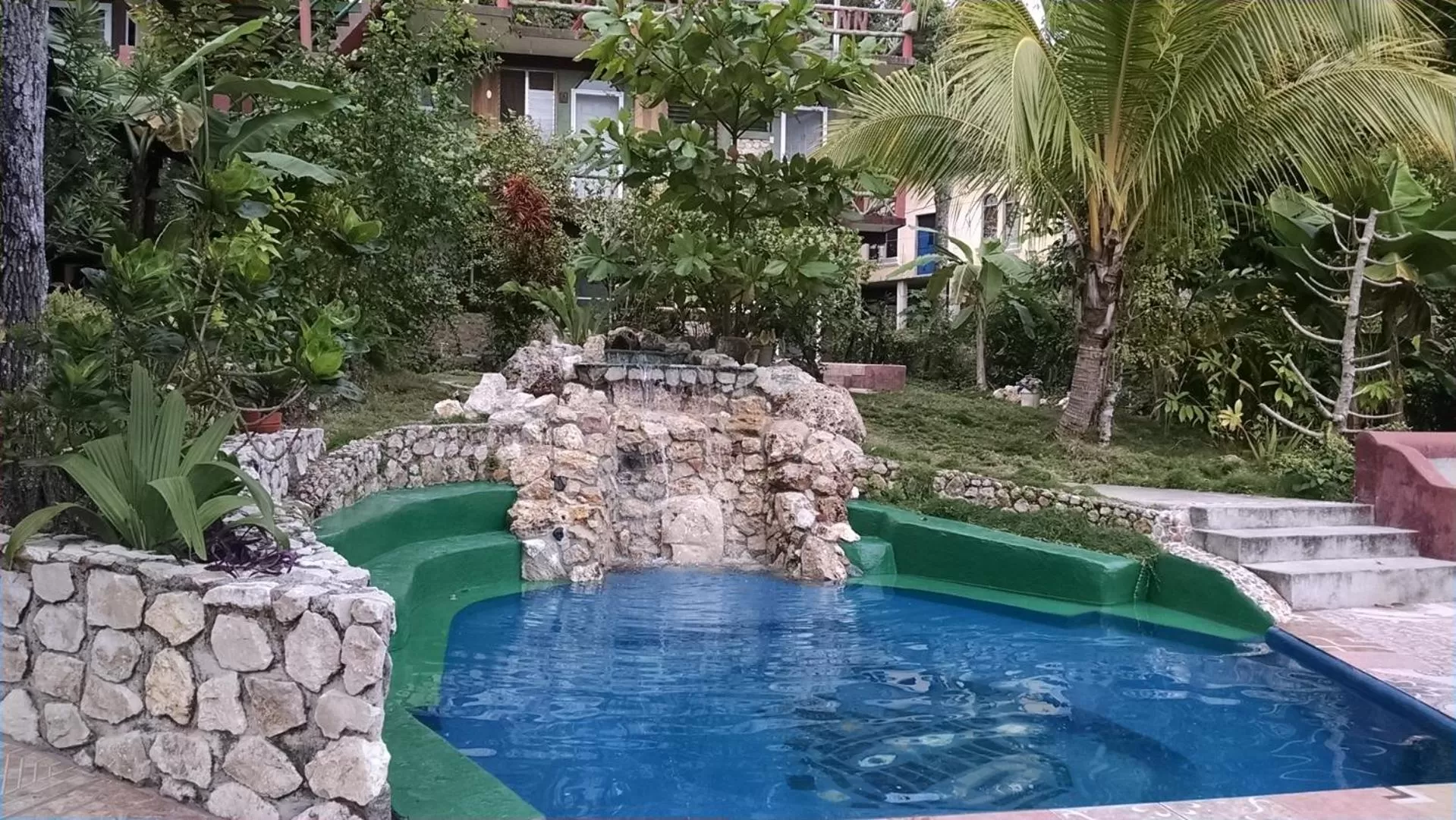 Swimming pool in Zapote Tree Inn