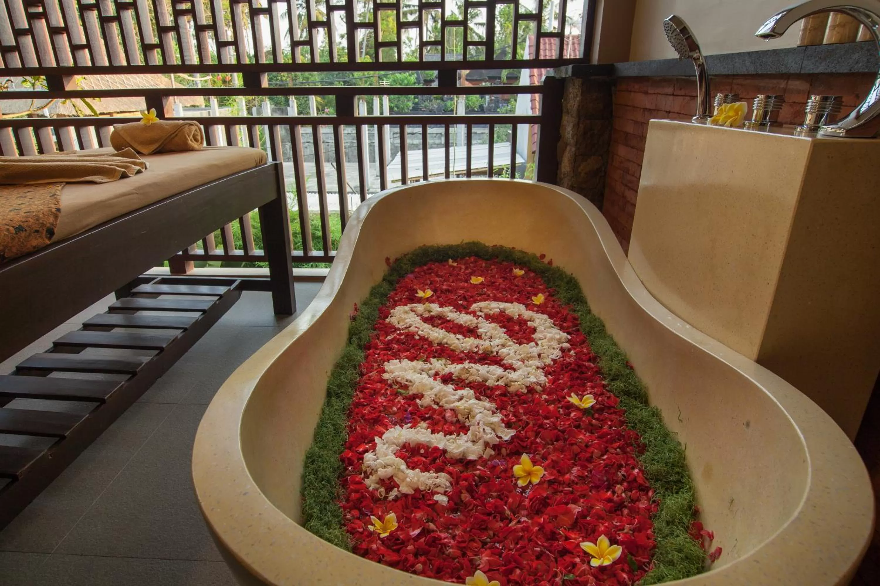 Hot Tub in The Mudru Resort by GenuineHost