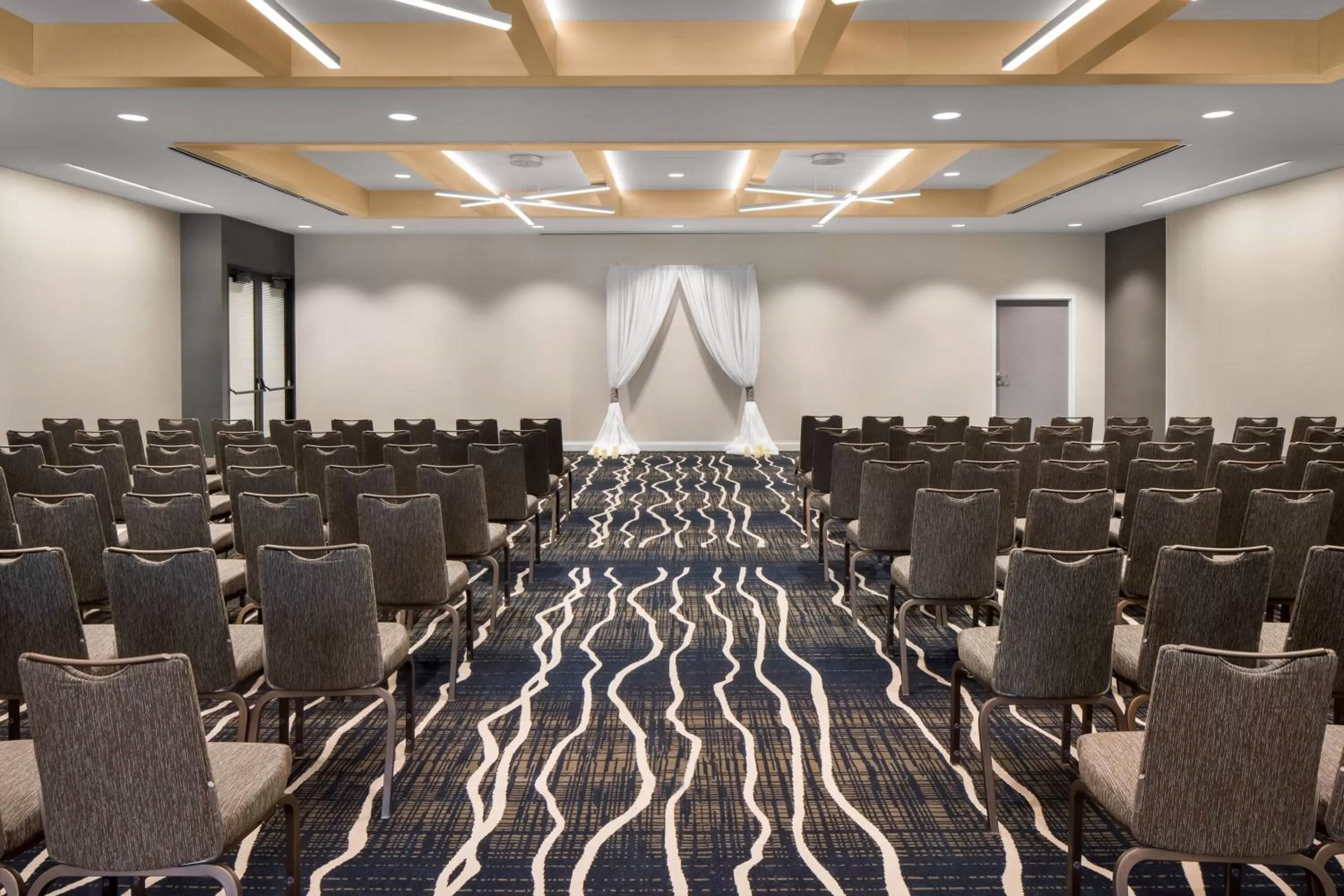 Banquet/Function facilities in Delta Hotels by Marriott Minneapolis Northeast