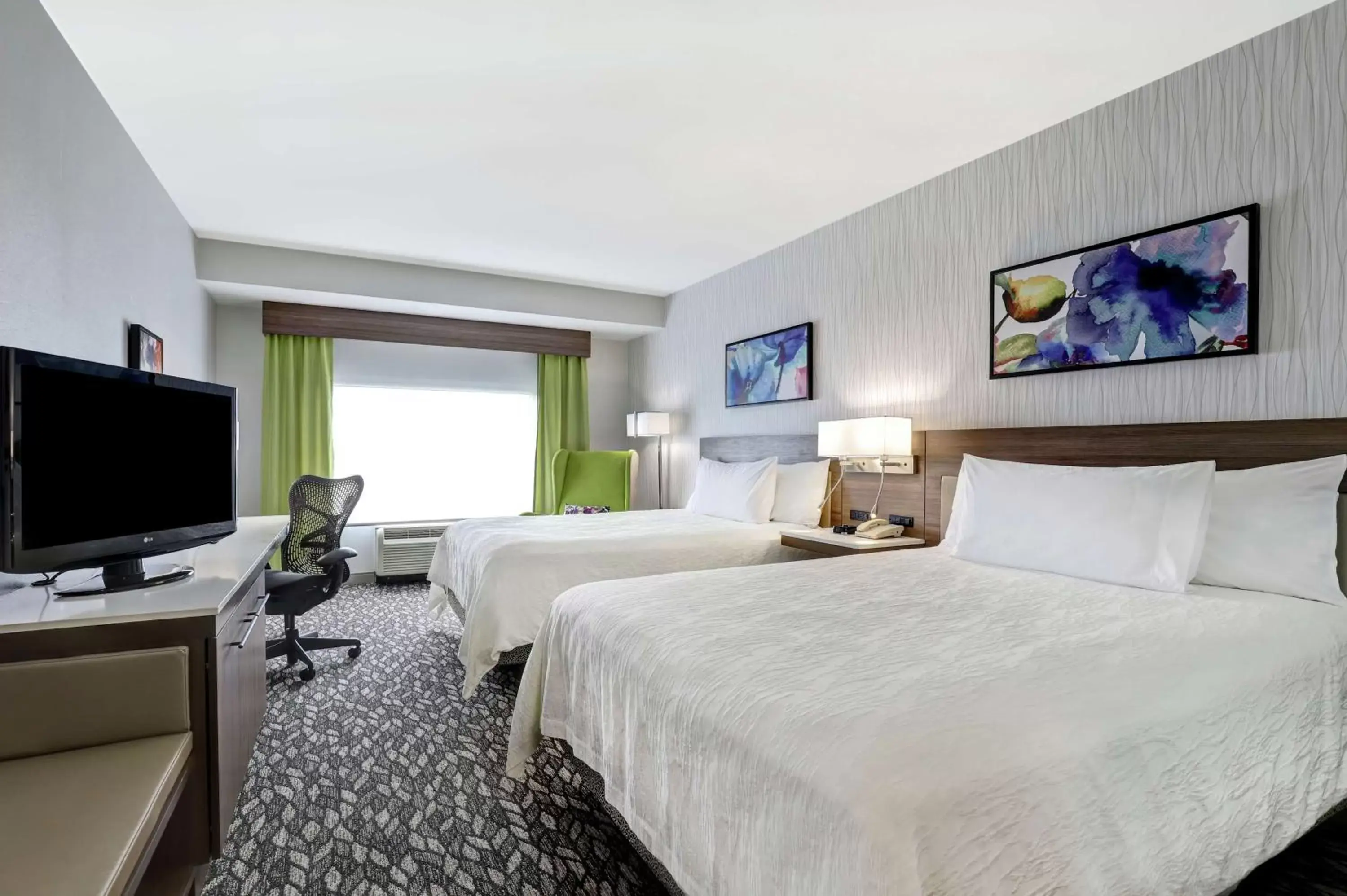 Bed in Hilton Garden Inn Toronto/Ajax