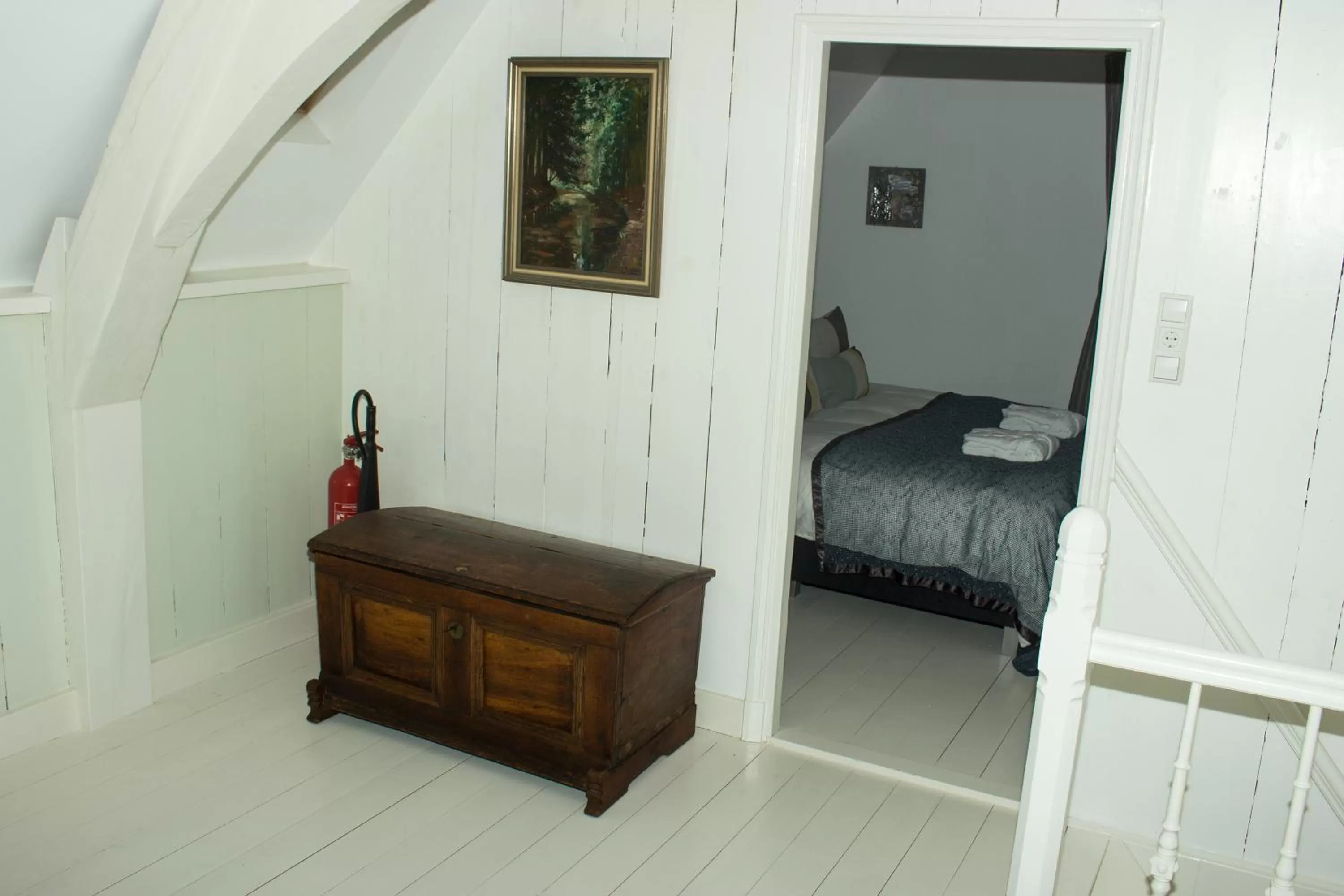 Property building, Bed in NR22 Leiden