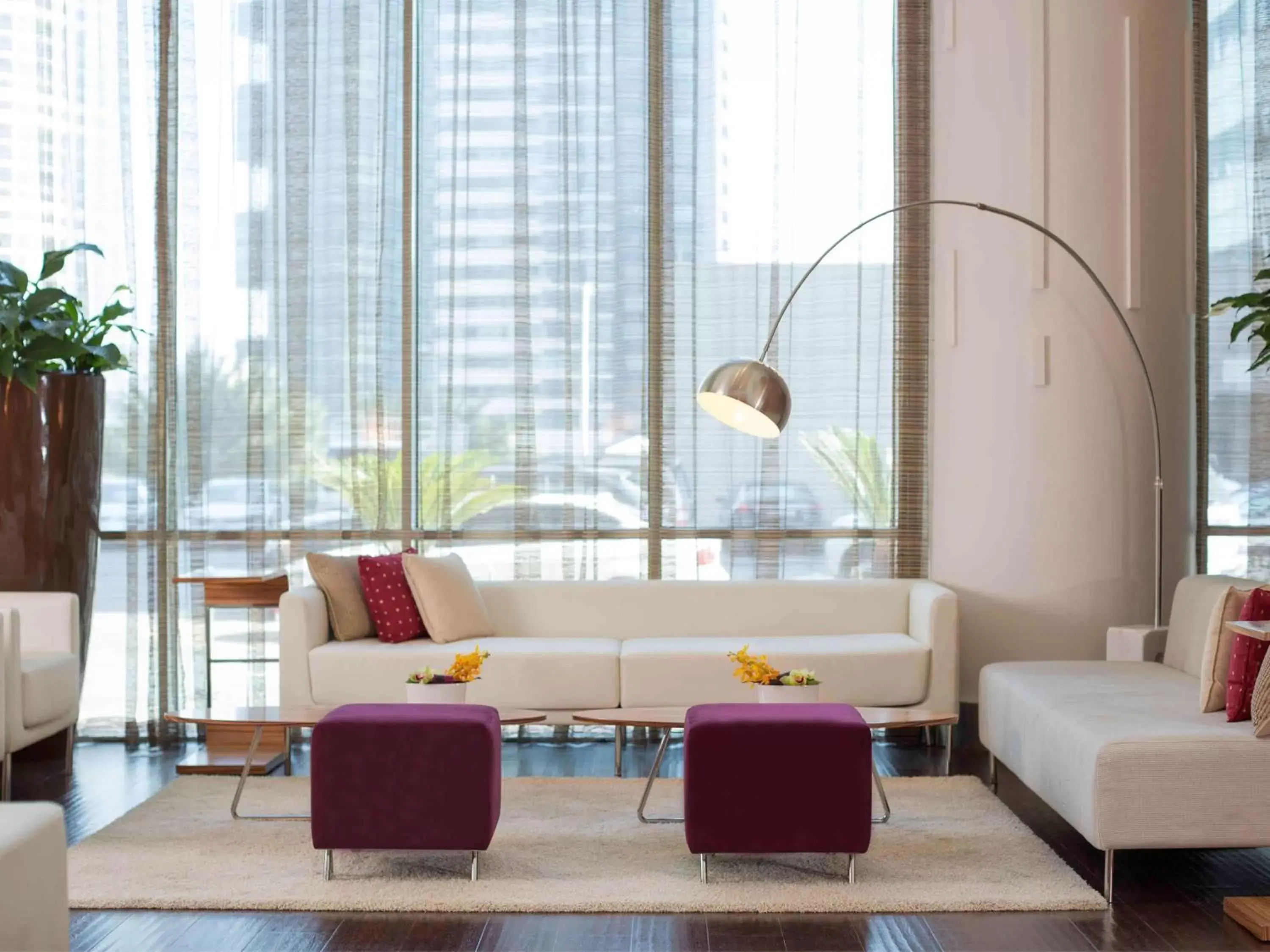 Lounge or bar, Seating Area in Pullman Dubai Jumeirah Lakes Towers
