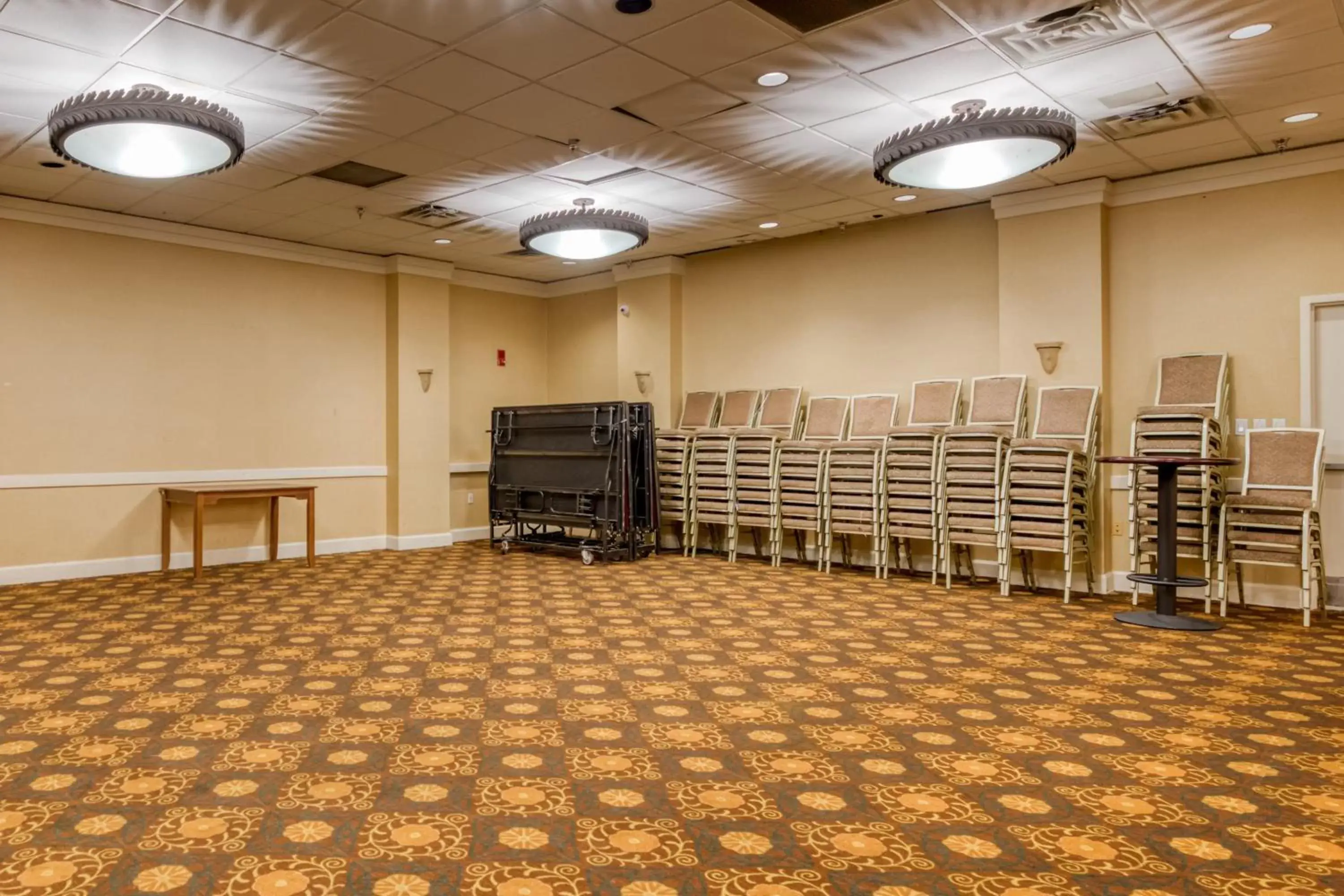 Banquet/Function facilities in OYO Hotel Memphis TN I-40