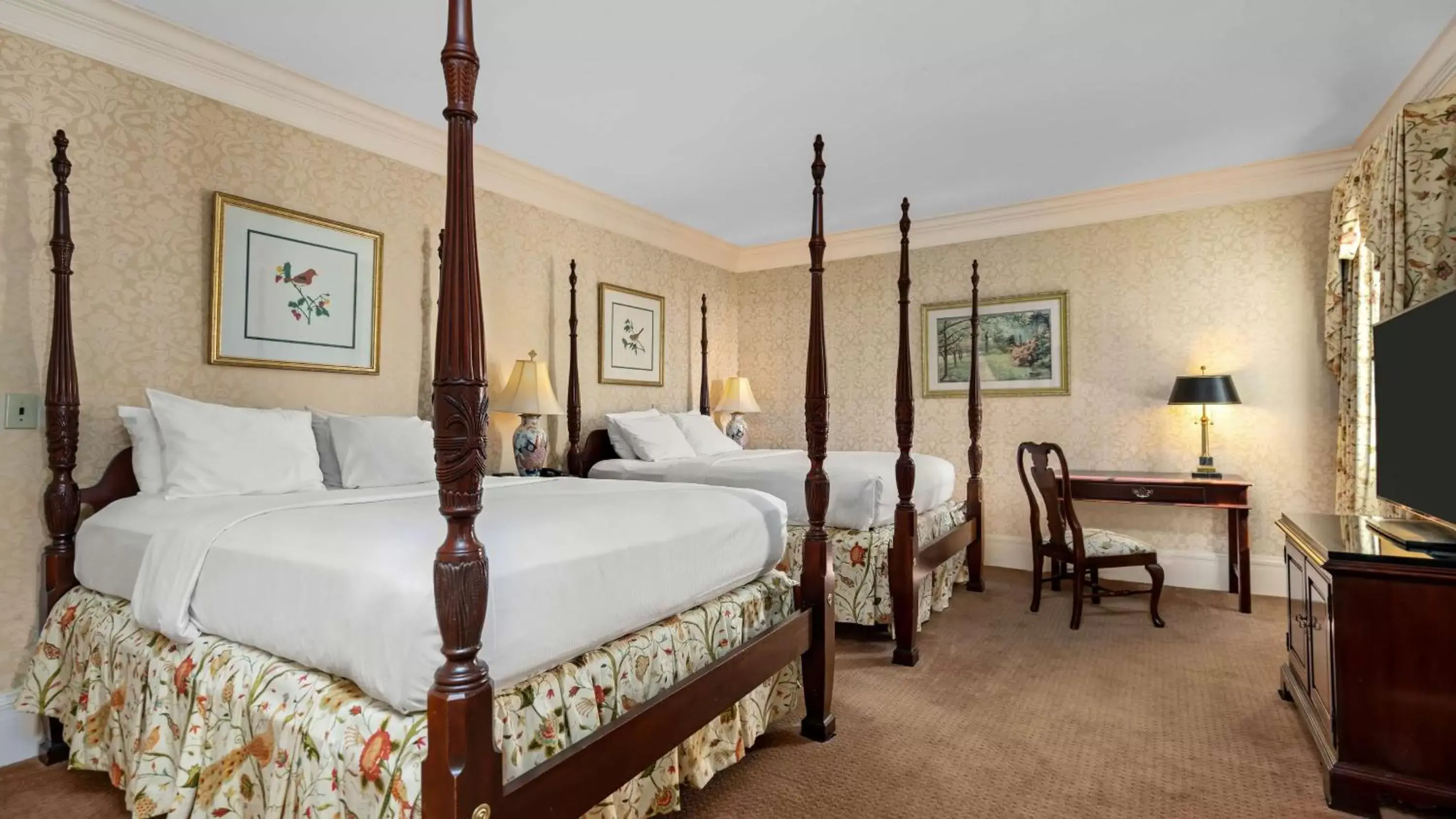 Bed in The Founders Inn & Spa Tapestry Collection By Hilton