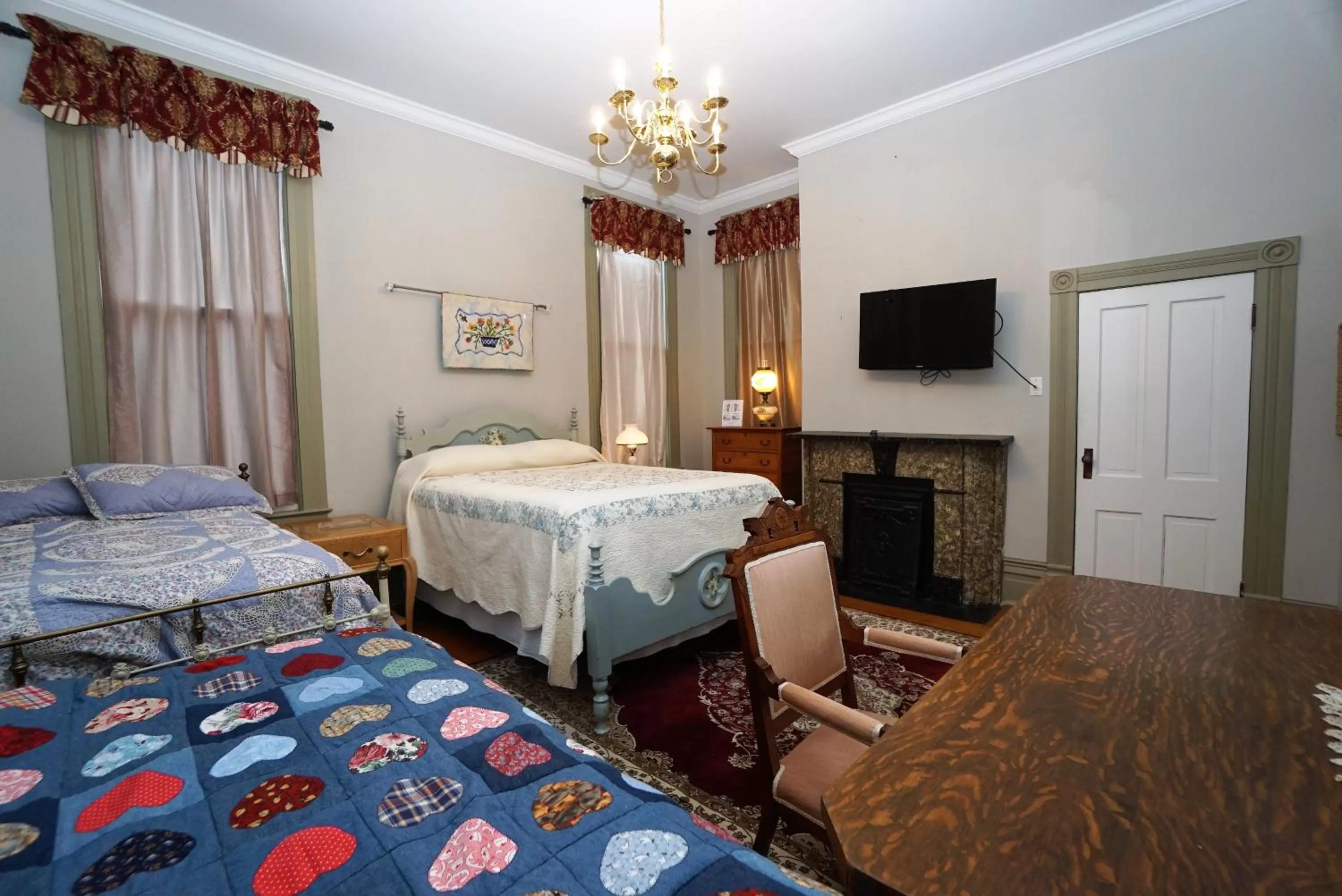 Bed in Paducah 1895 Washington Hotel