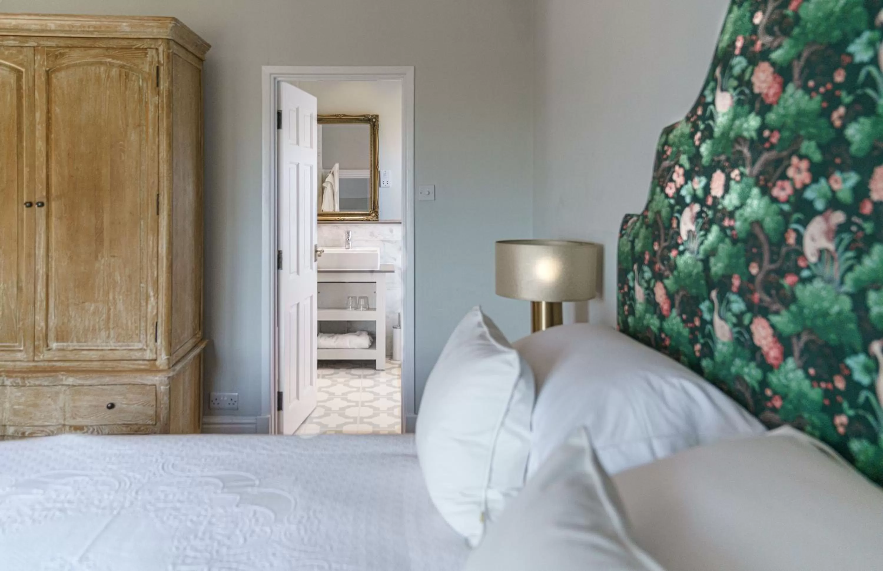 Bed in Penally Abbey Country House Hotel and Restaurant