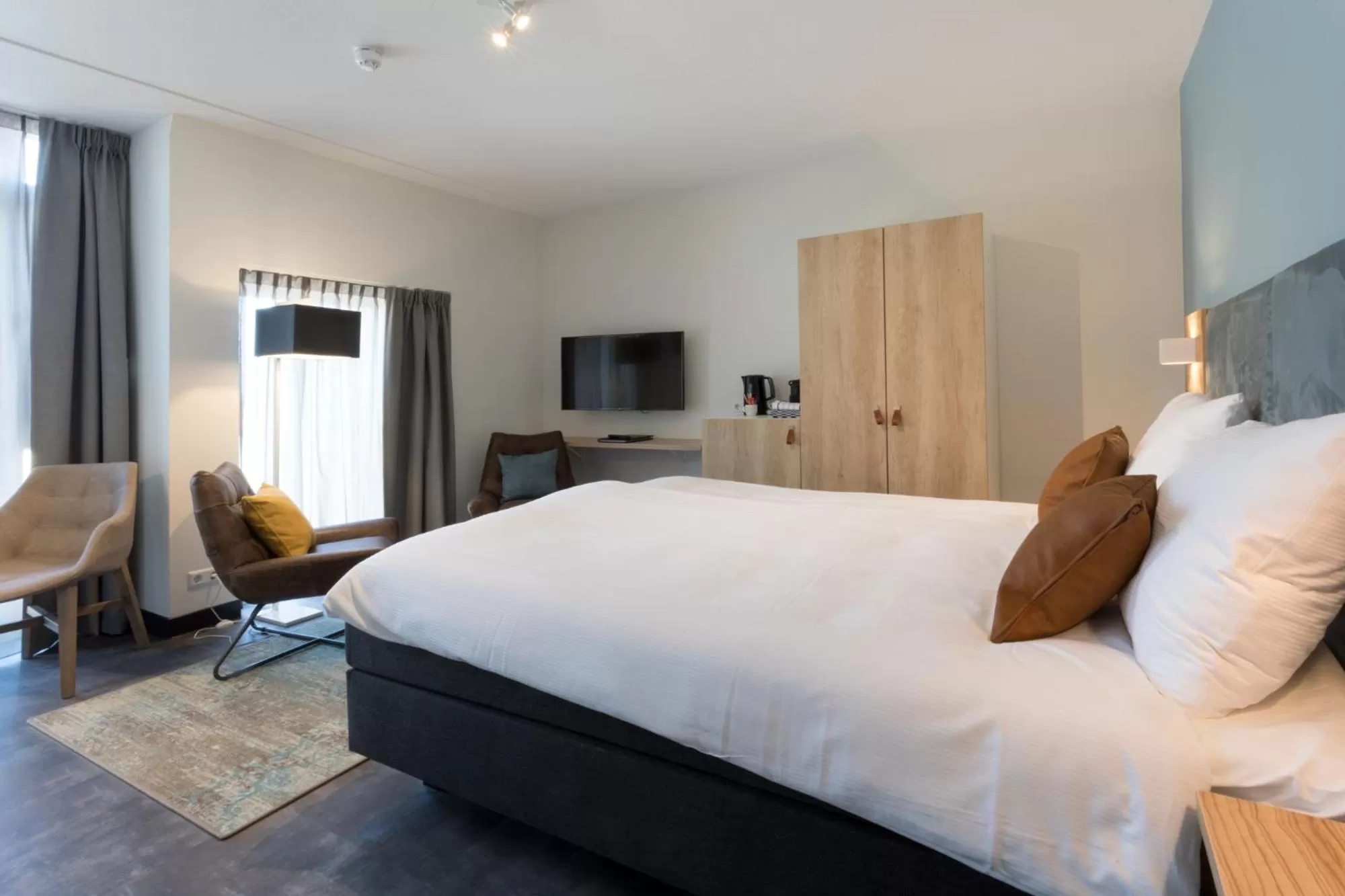 Photo of the whole room, Bed in Hotel Kaap West I Kloeg Collection