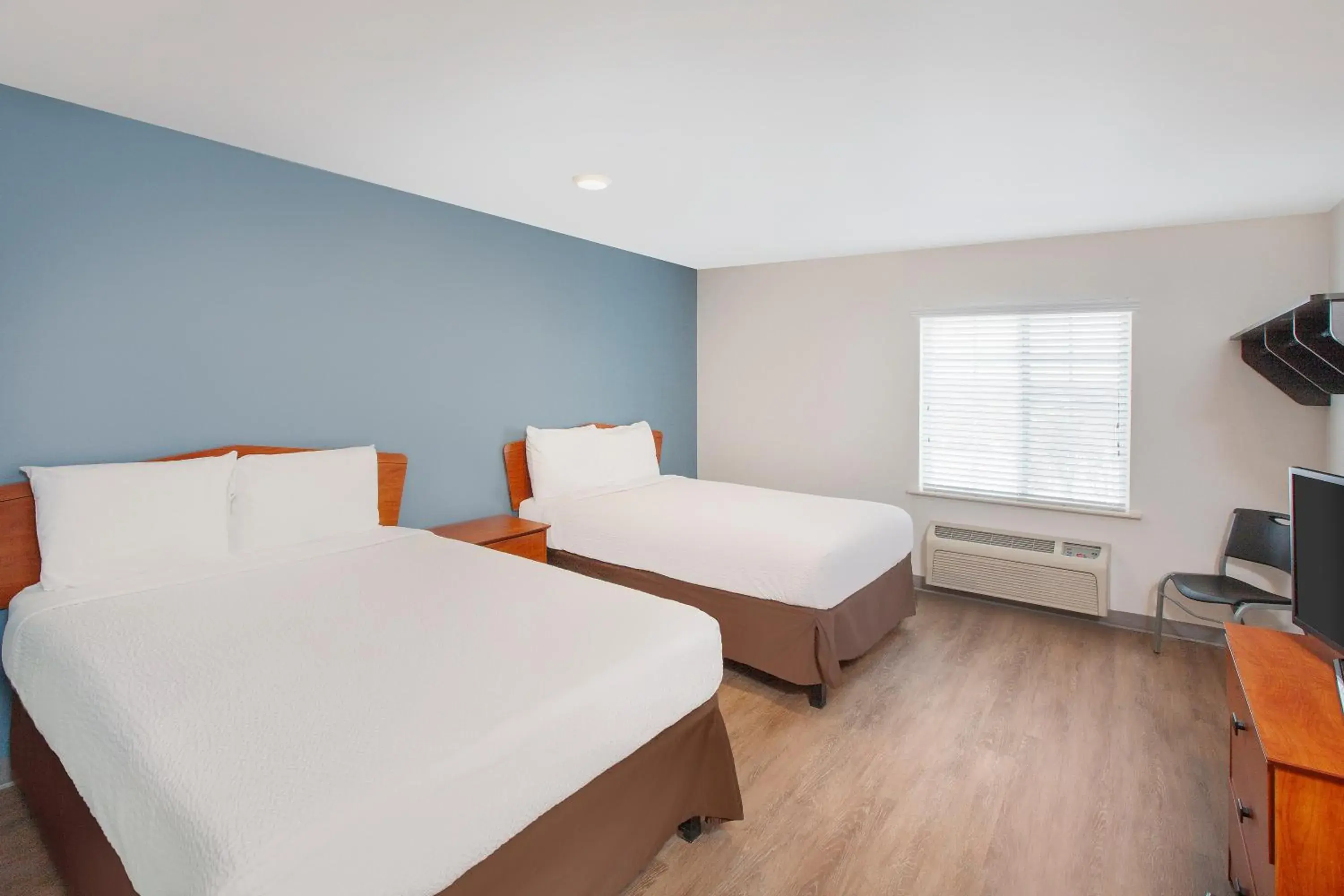 Bed in Extended Stay America Select Suites - Springdale