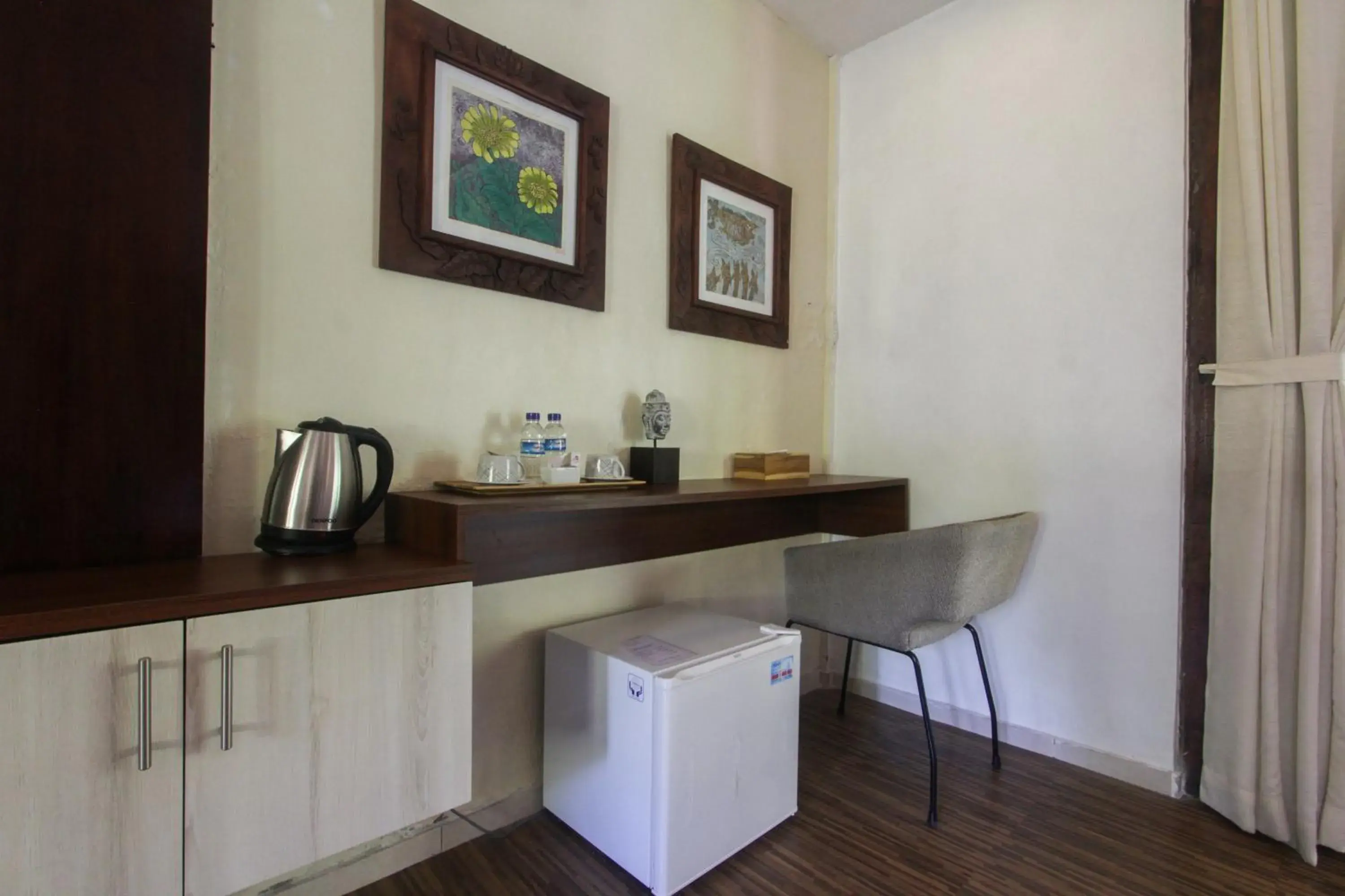 Coffee/tea facilities, Kitchen/Kitchenette in Dewangga Ubud