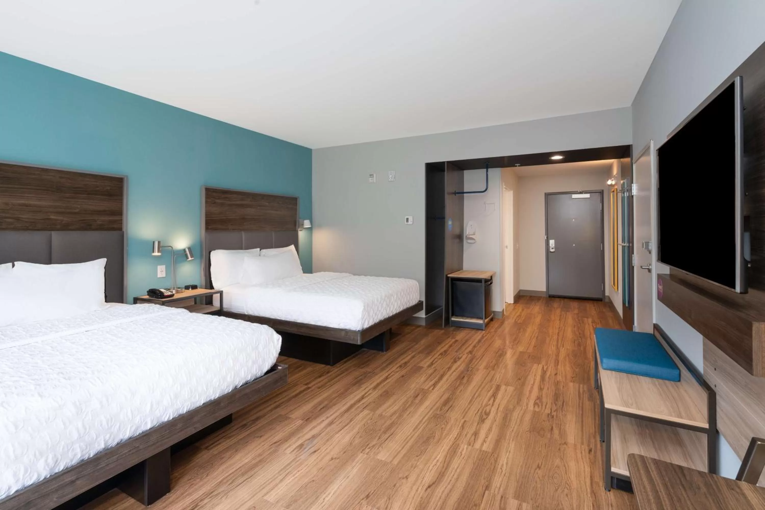 Bedroom, Bed in Tru By Hilton Knoxville North I 75