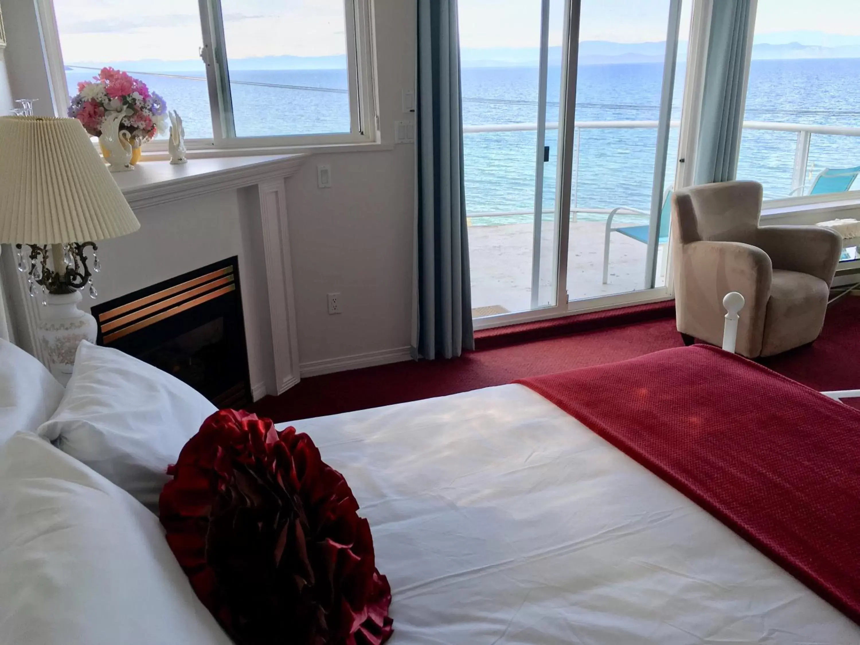 Bed, Sea View in Casa Grande Inn