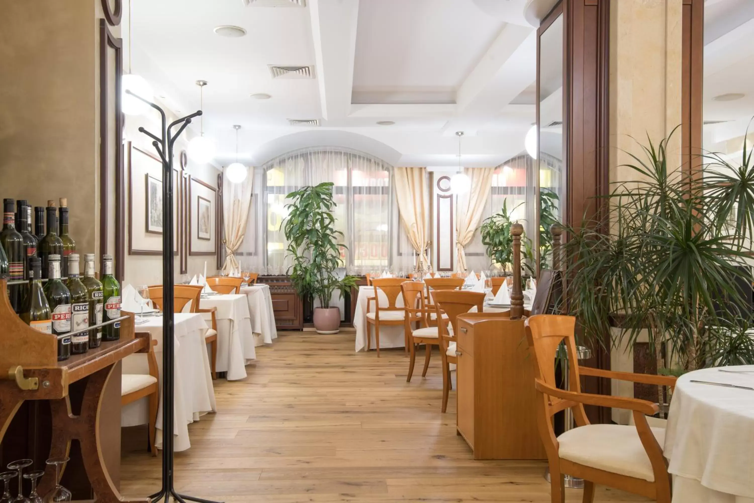 Restaurant/Places to Eat in Hotel Downtown - TOP location in the heart of Sofia city