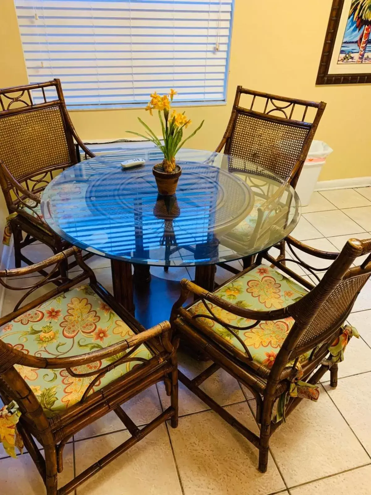 Dining Area in Royal North Beach