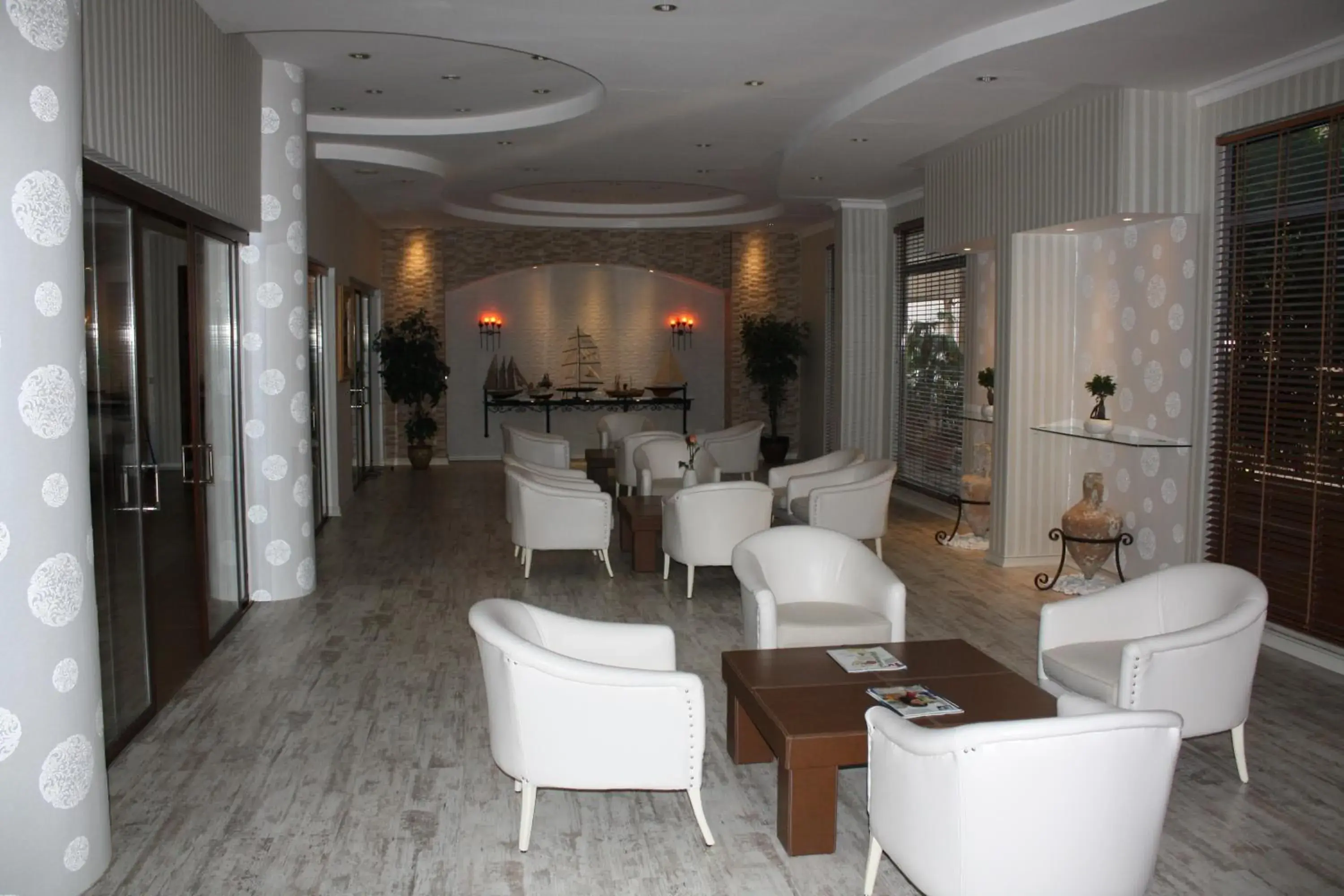 Lobby or reception, Lounge/Bar in Romance Beach Hotel