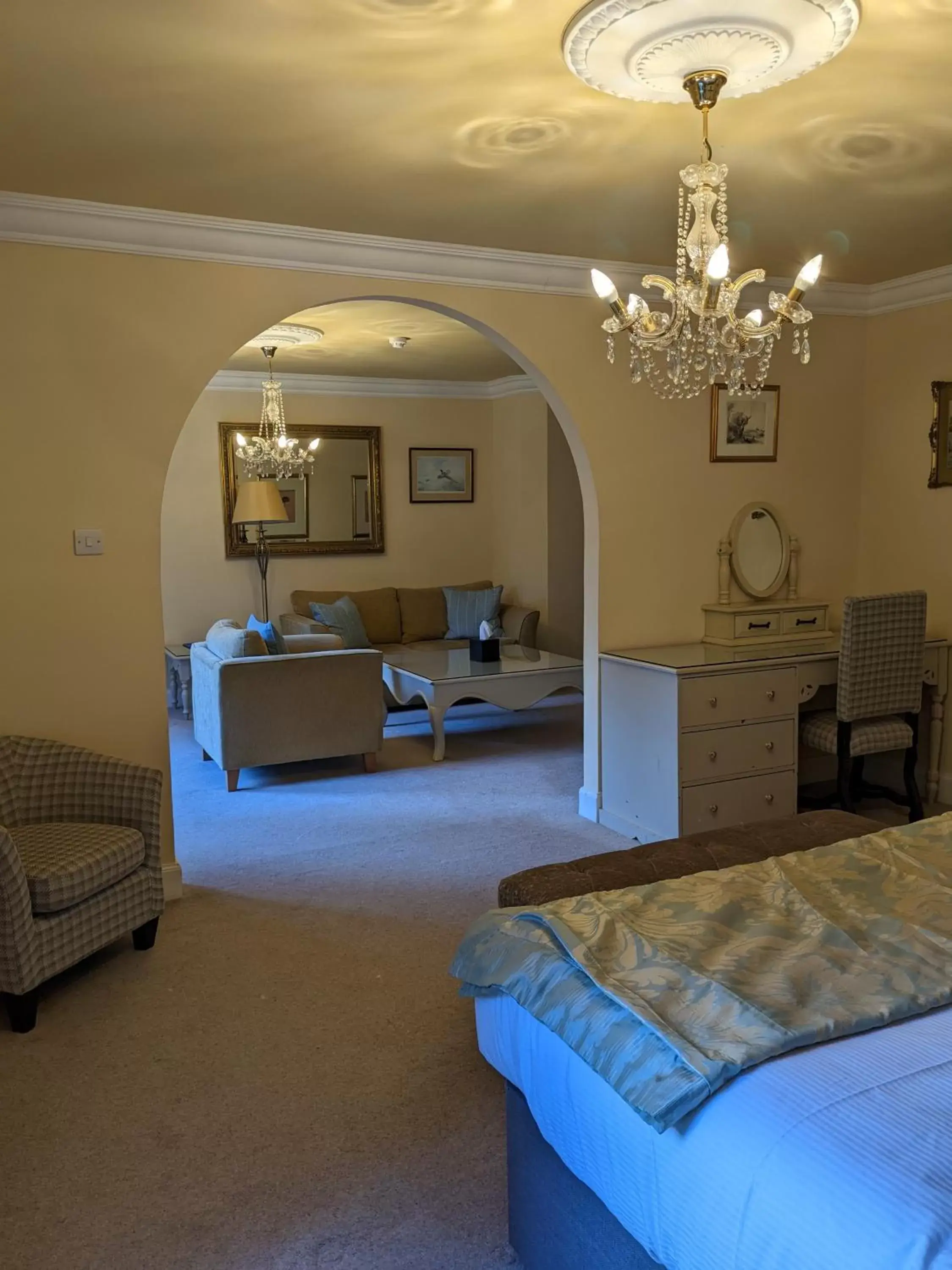 Living room, Seating Area in Dalhousie Castle Hotel