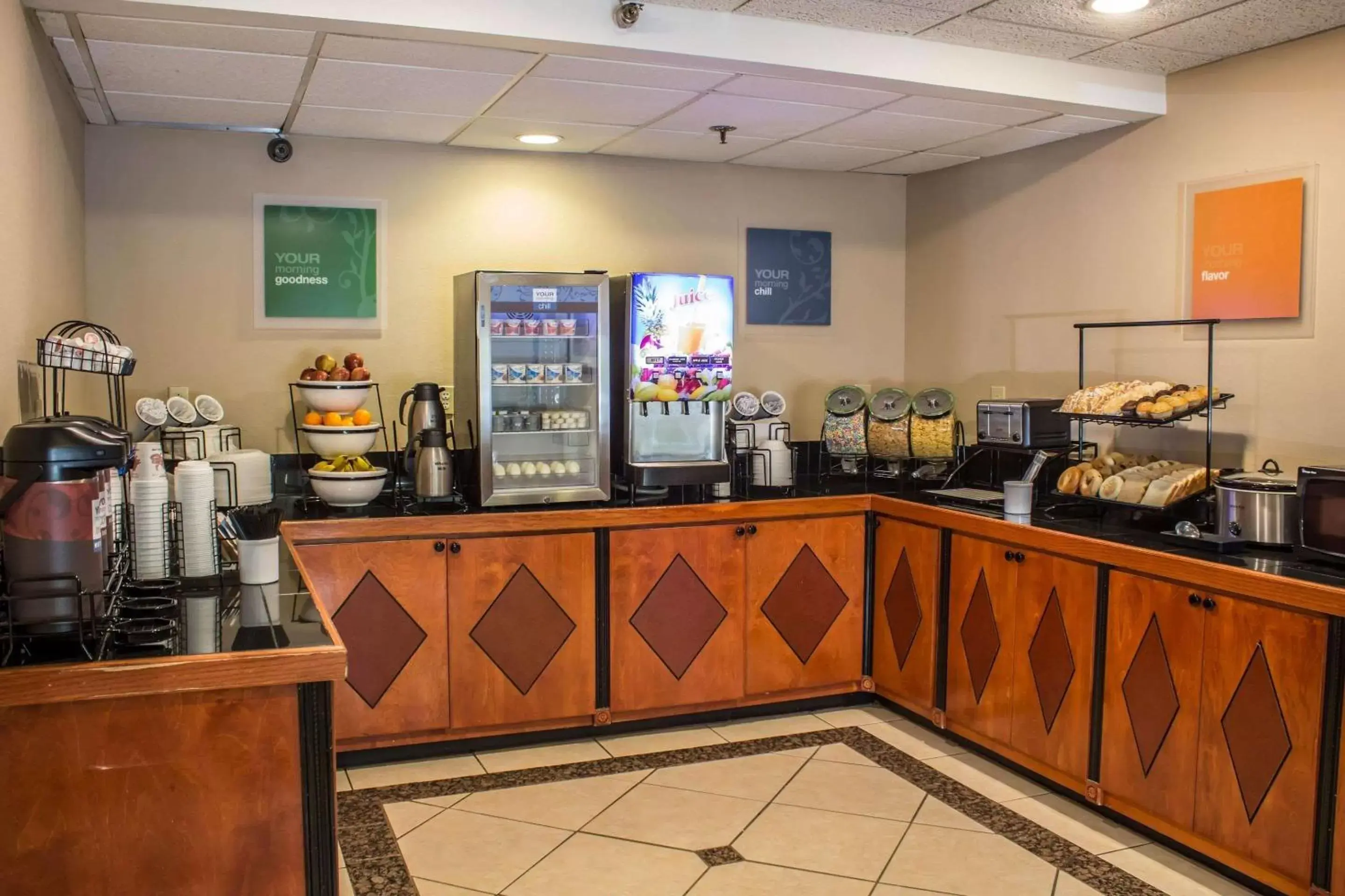 Restaurant/places to eat in Comfort Inn Research Triangle Park