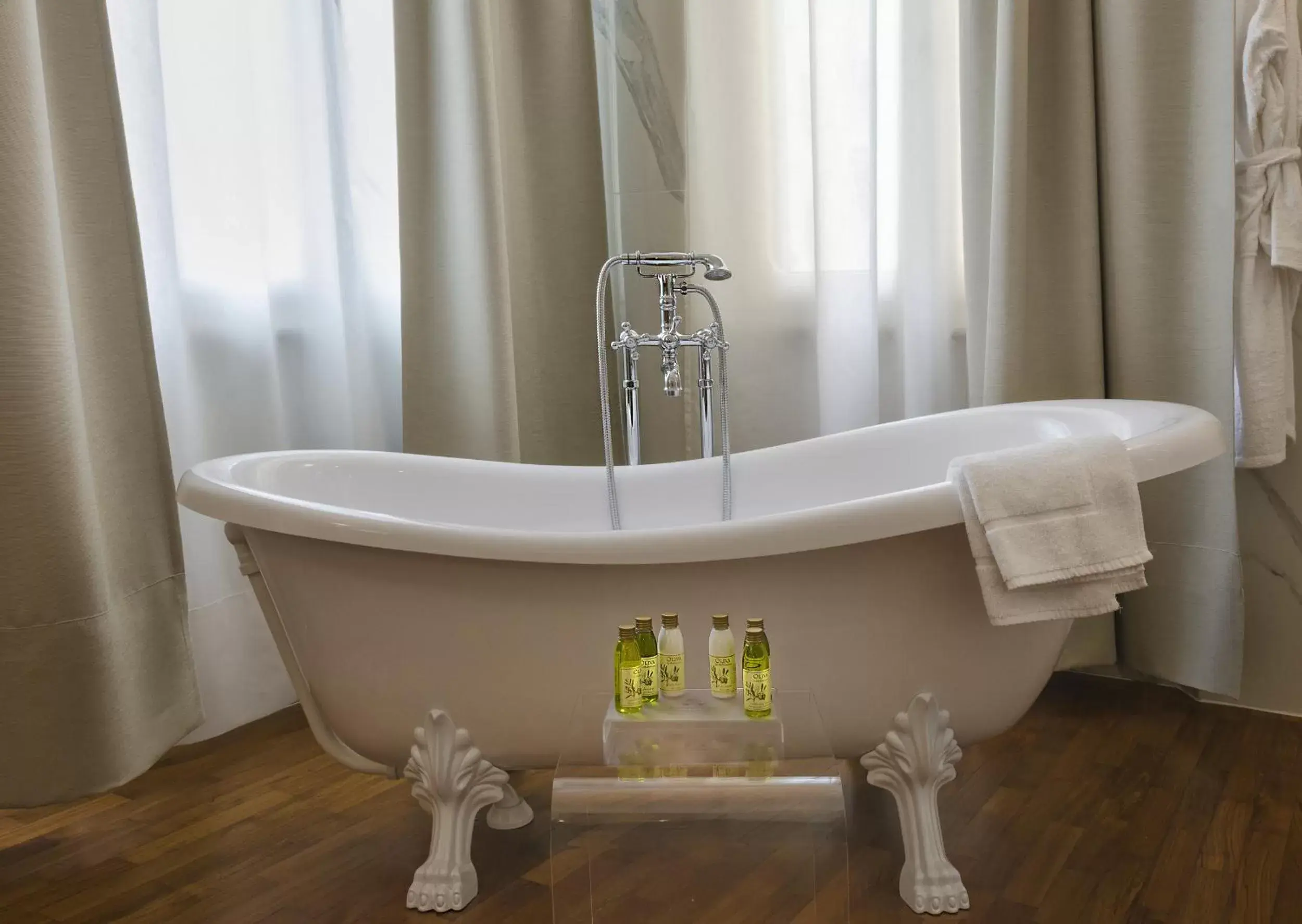 Bathroom in Palazzo Cini Luxury Rooms in Pisa