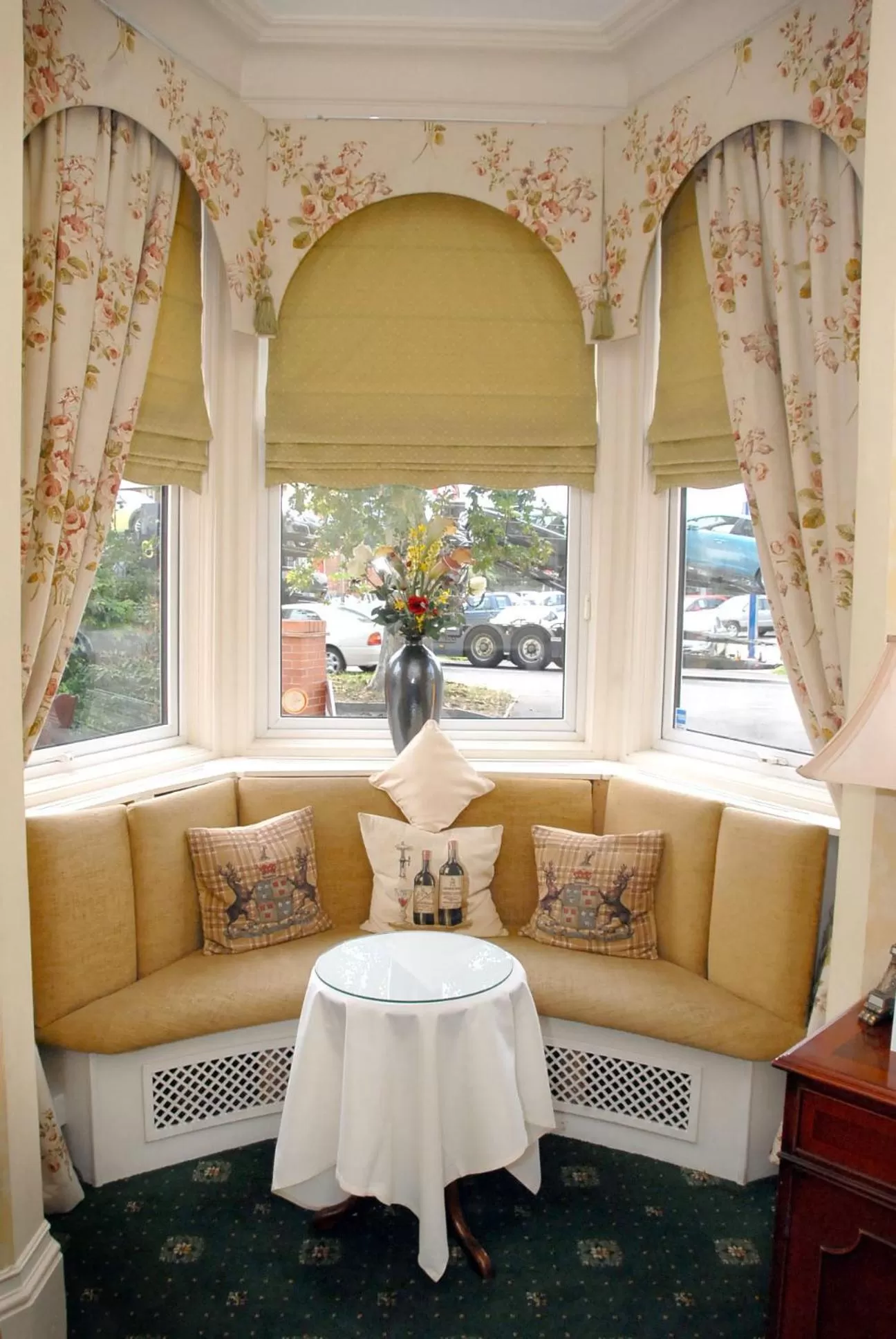 Communal lounge/ TV room in Woodlands Hotel